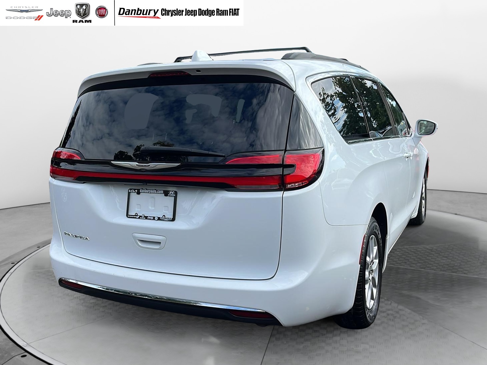 2022 Chrysler Pacifica Touring L 6