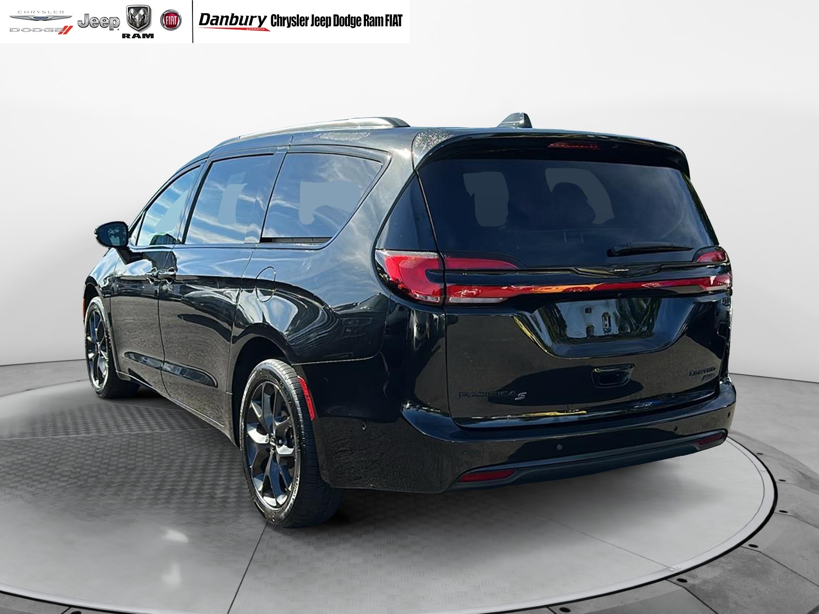 2021 Chrysler Pacifica Limited 4