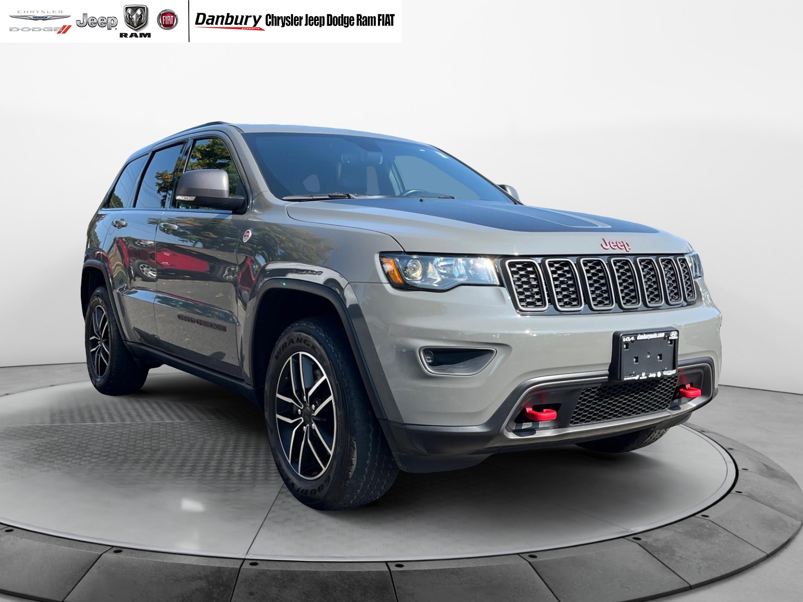 2021 Jeep Grand Cherokee Trailhawk 1