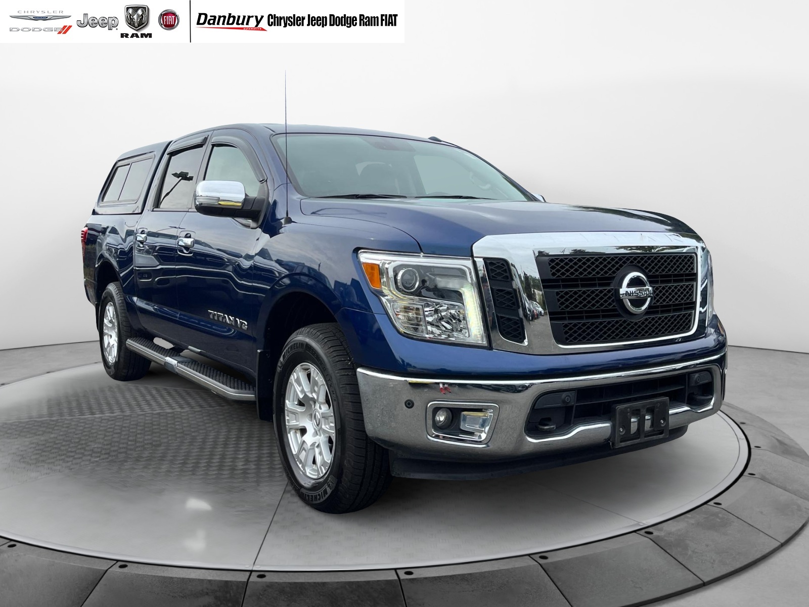 2018 Nissan Titan SL 4x4 Crew Cab 1