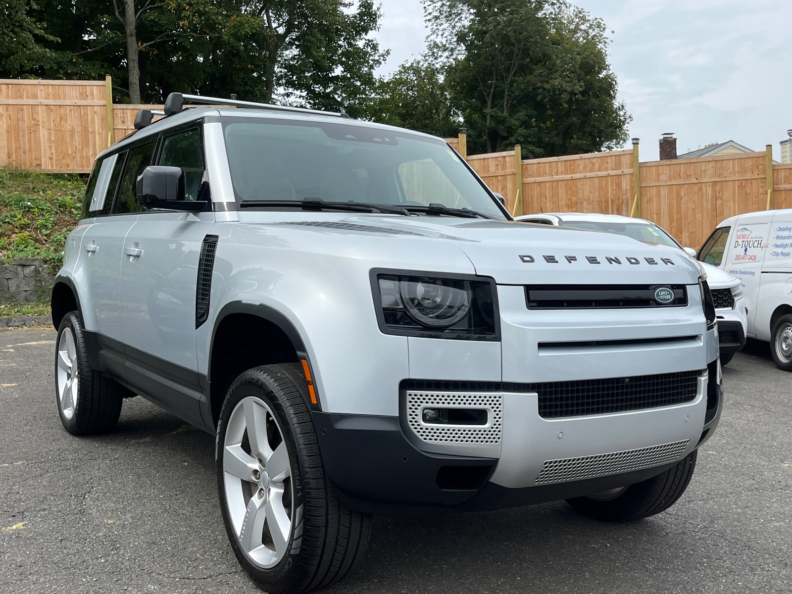 2021 Land Rover Defender SE 1