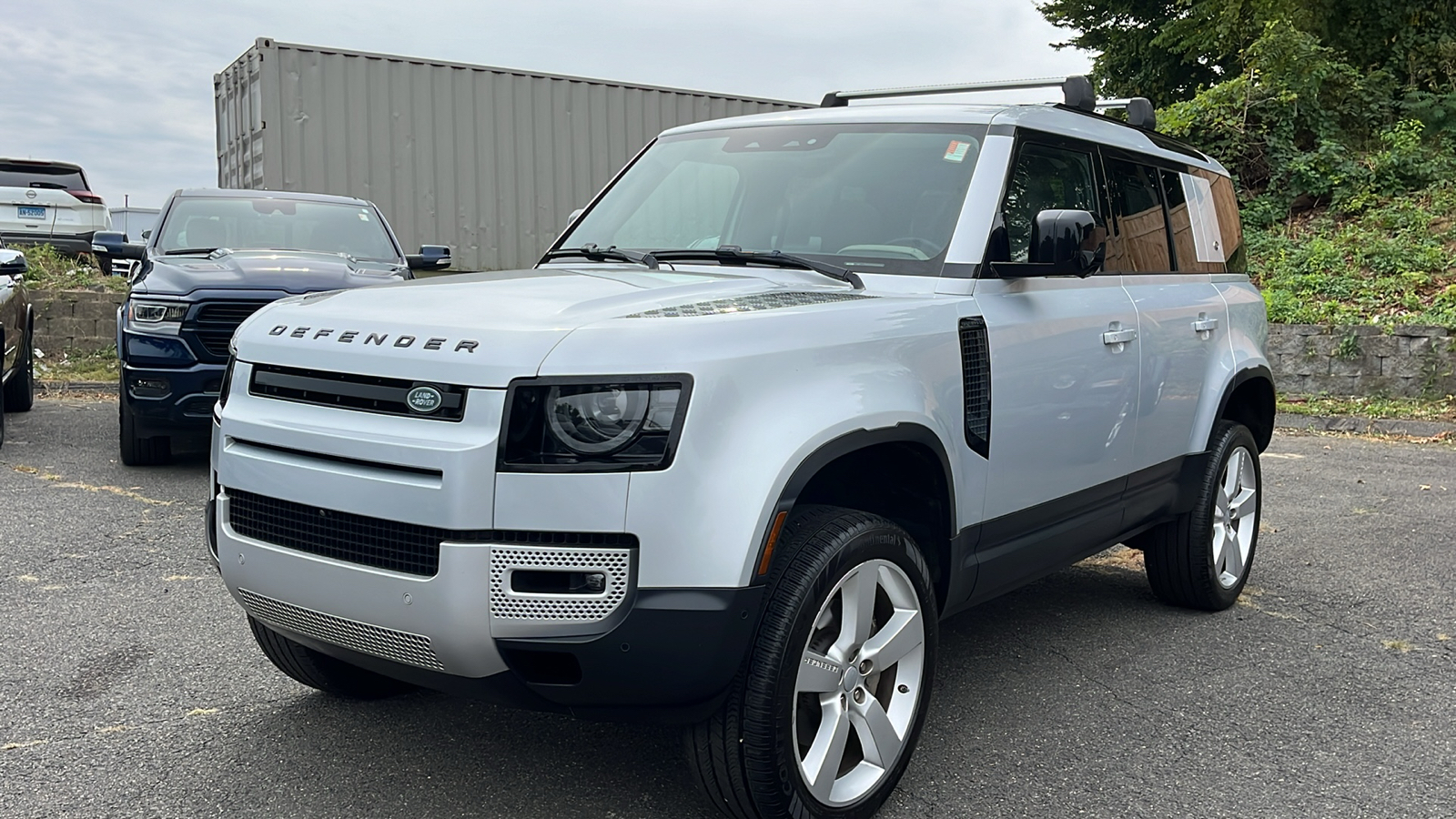 2021 Land Rover Defender SE 3