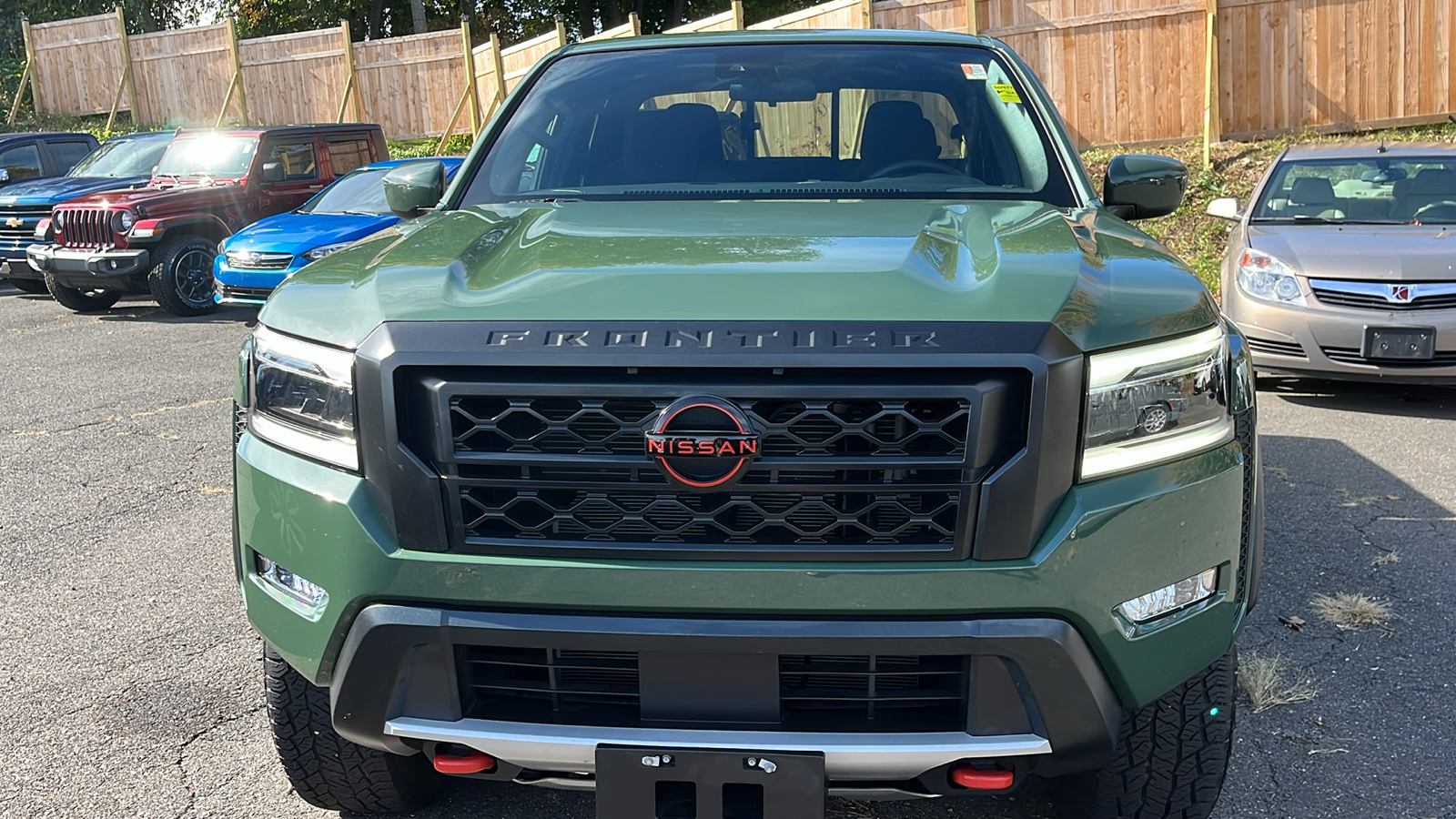 2023 Nissan Frontier PRO-4X Crew Cab 4x4 Auto 2