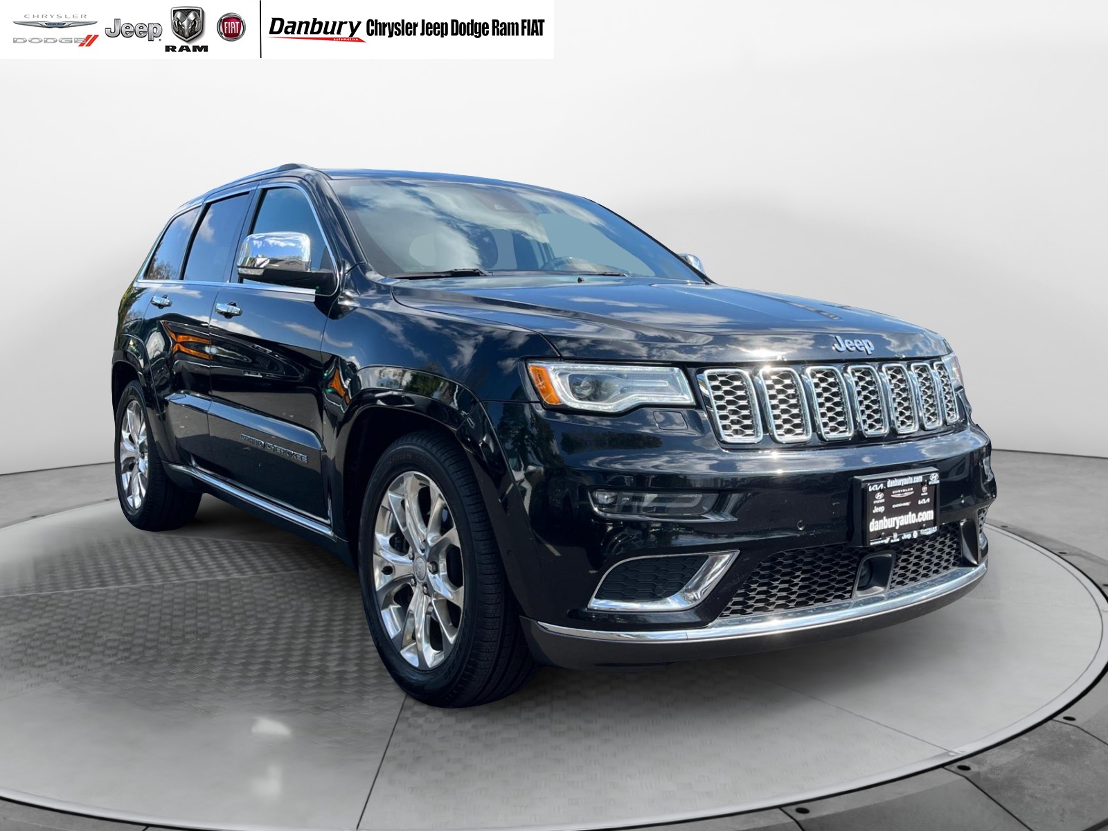 2019 Jeep Grand Cherokee Summit 1