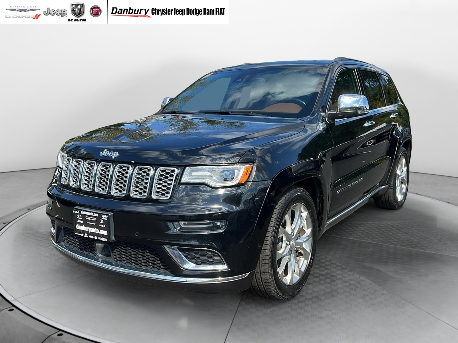 2019 Jeep Grand Cherokee Summit 3