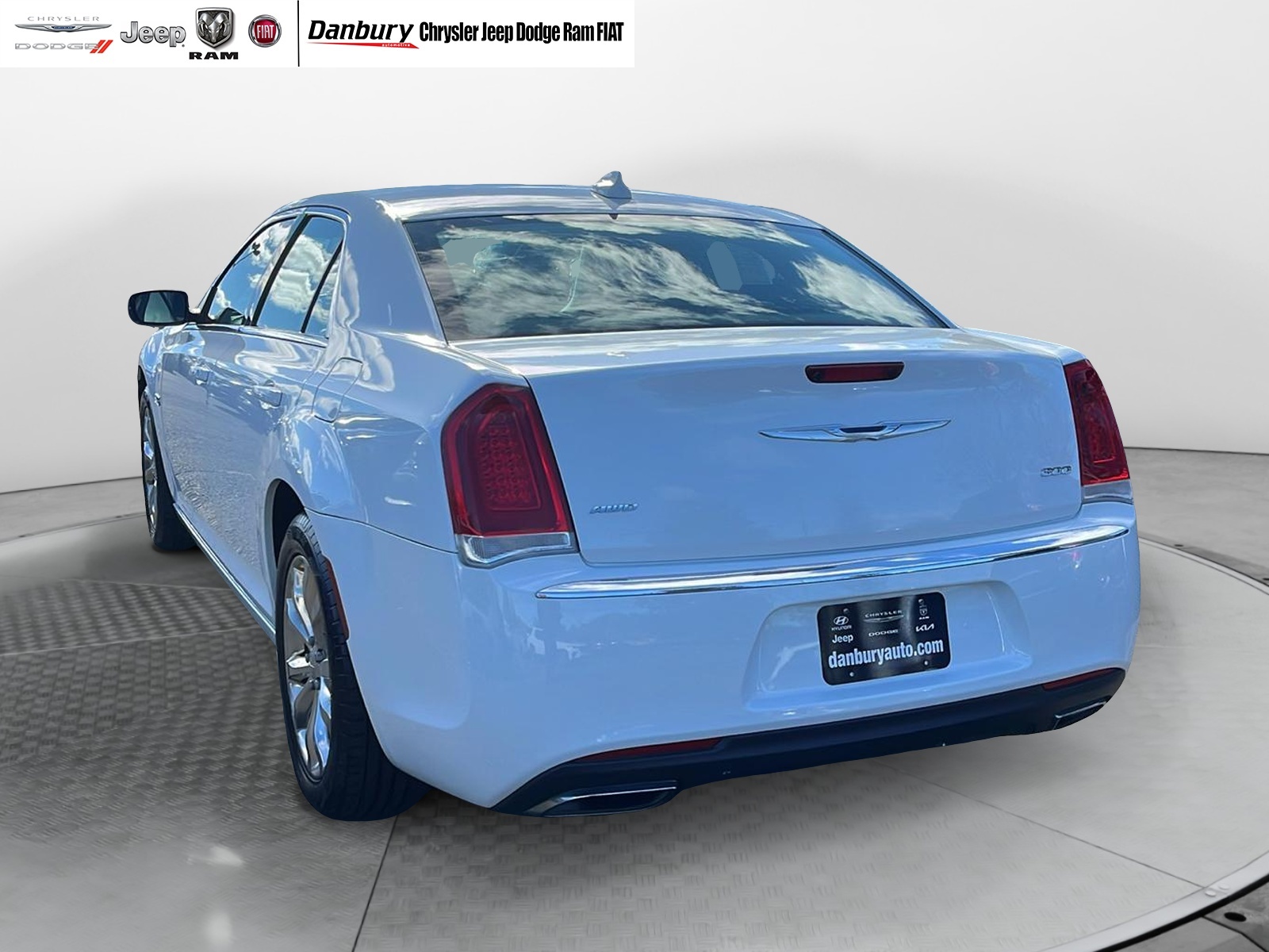 2017 Chrysler 300 Limited 6