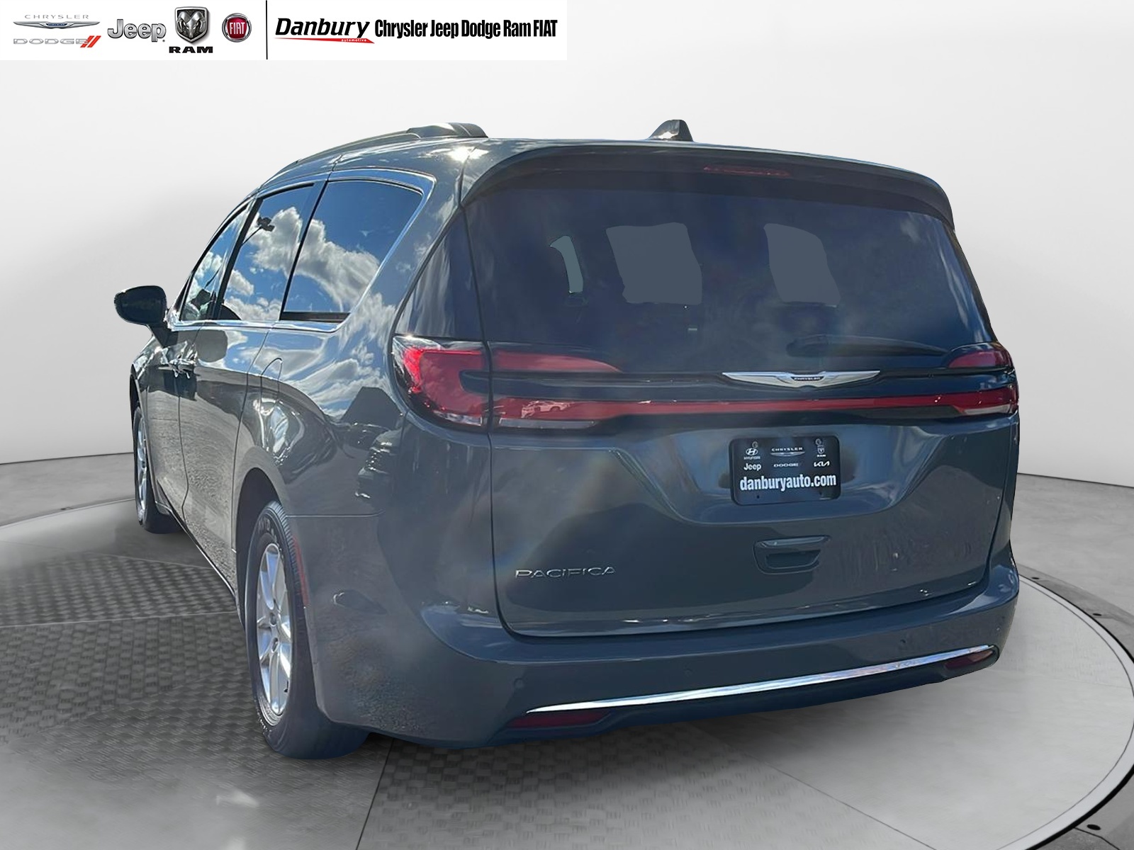 2022 Chrysler Pacifica Touring L 6