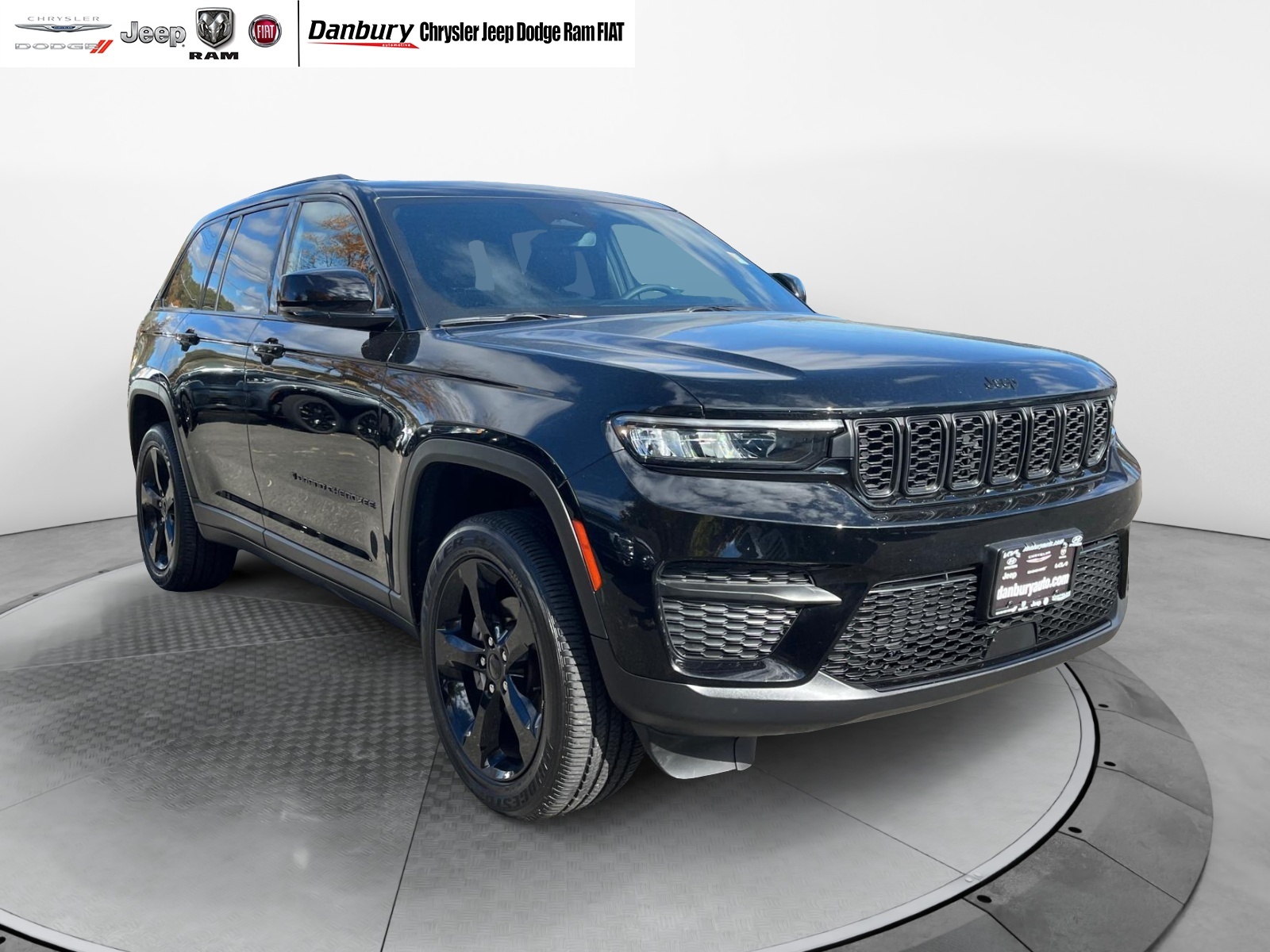 2023 Jeep Grand Cherokee Altitude 1