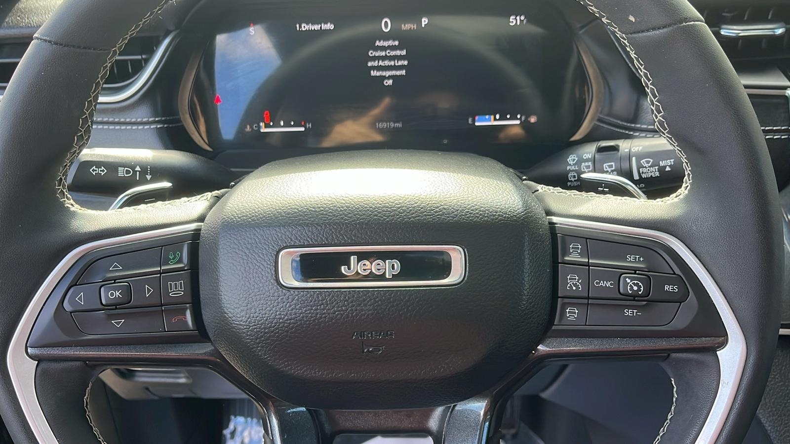 2023 Jeep Grand Cherokee Altitude 11