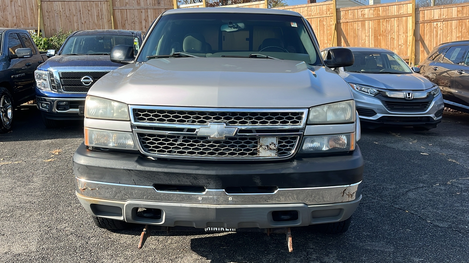 2005 Chevrolet Silverado 2500HD LS Ext Cab 143.5 WB 4WD 2