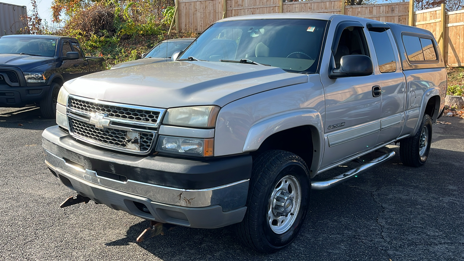 2005 Chevrolet Silverado 2500HD LS Ext Cab 143.5 WB 4WD 3