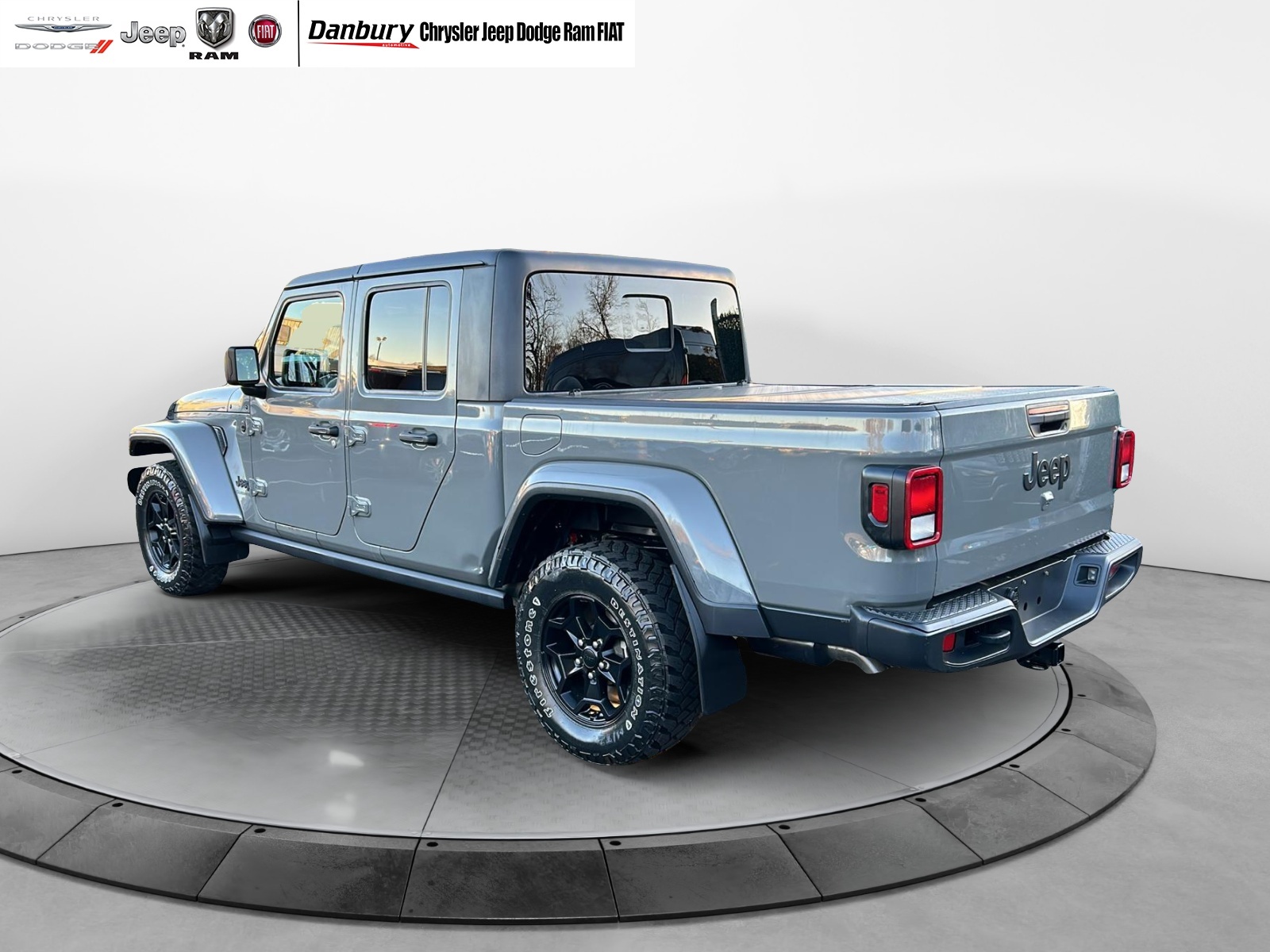 2021 Jeep Gladiator Willys 4x4 3