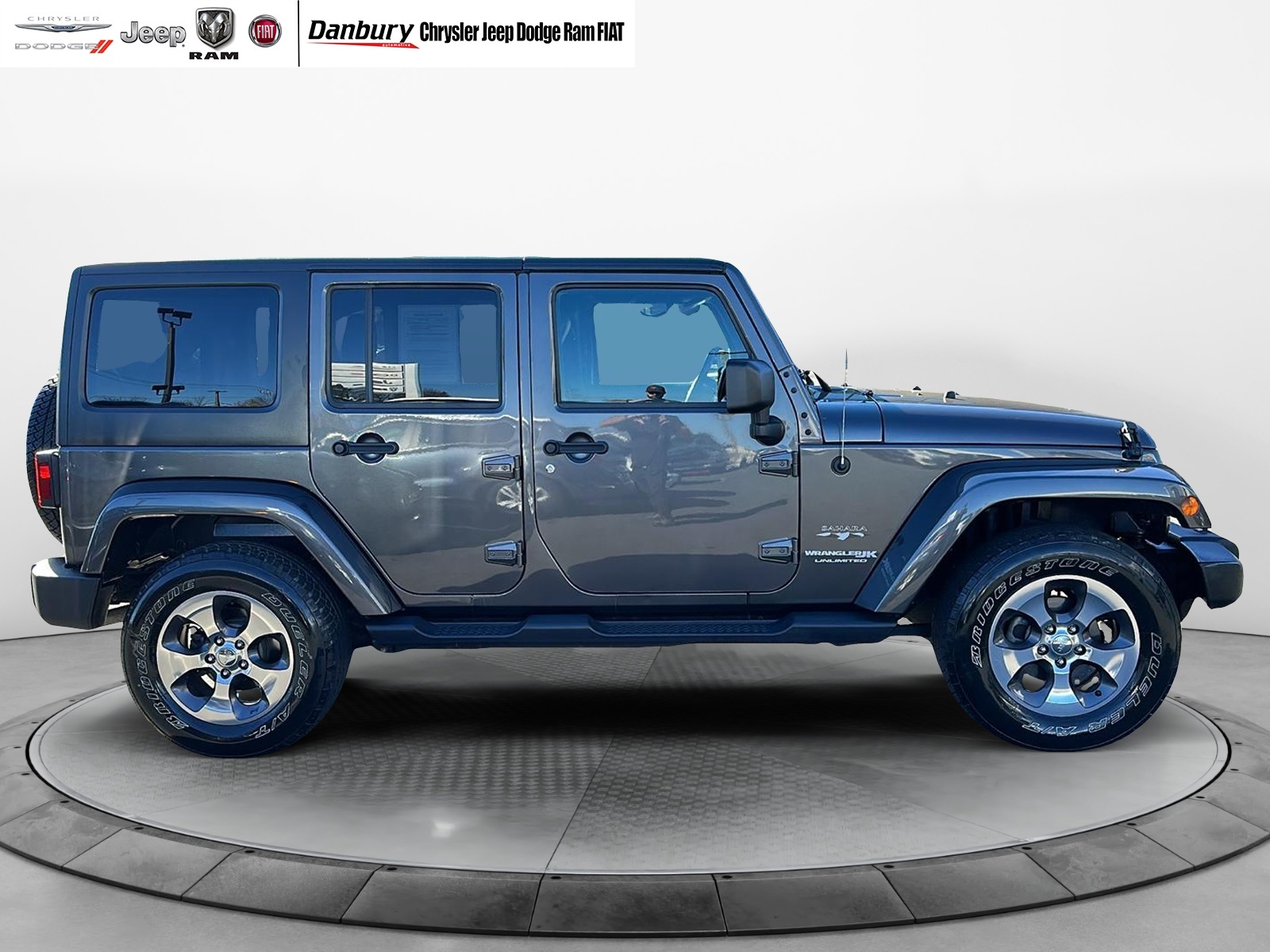 2018 Jeep Wrangler Unlimited Sahara 2