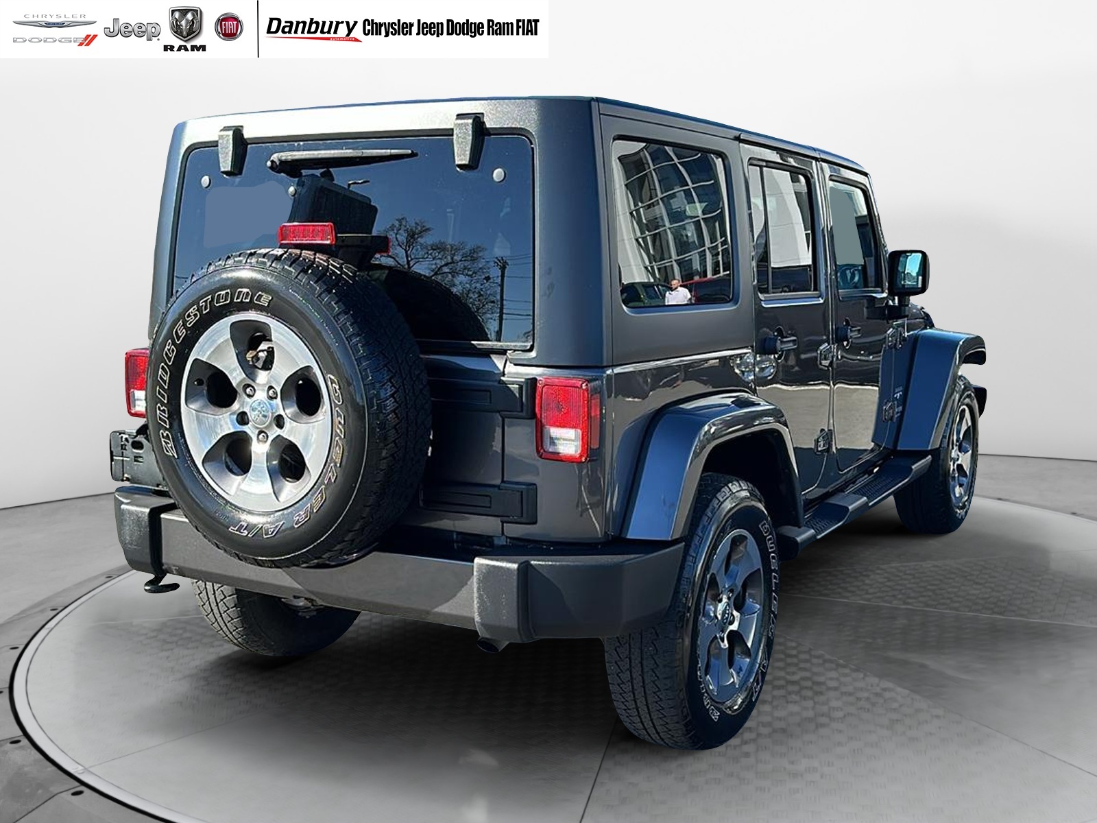 2018 Jeep Wrangler Unlimited Sahara 3