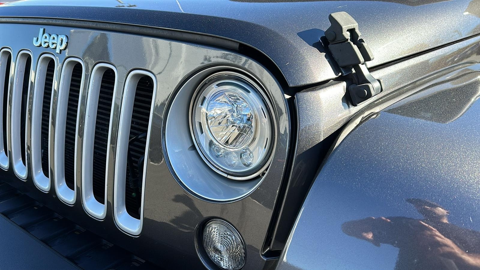 2018 Jeep Wrangler Unlimited Sahara 9