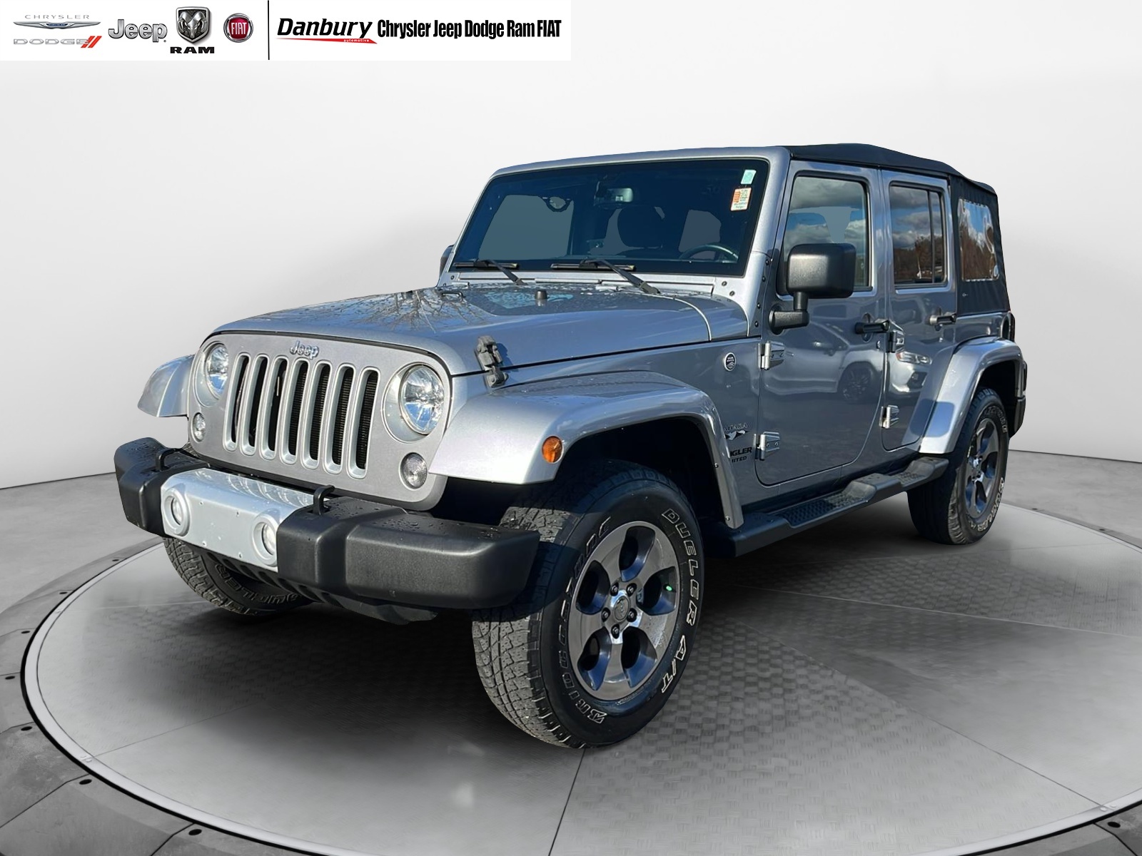 2016 Jeep Wrangler Unlimited Sahara 3