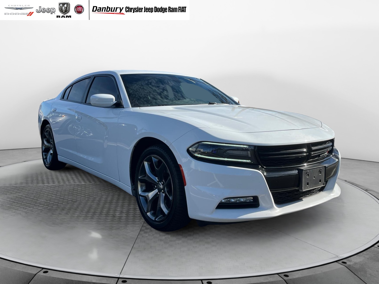 2016 Dodge Charger SXT 1