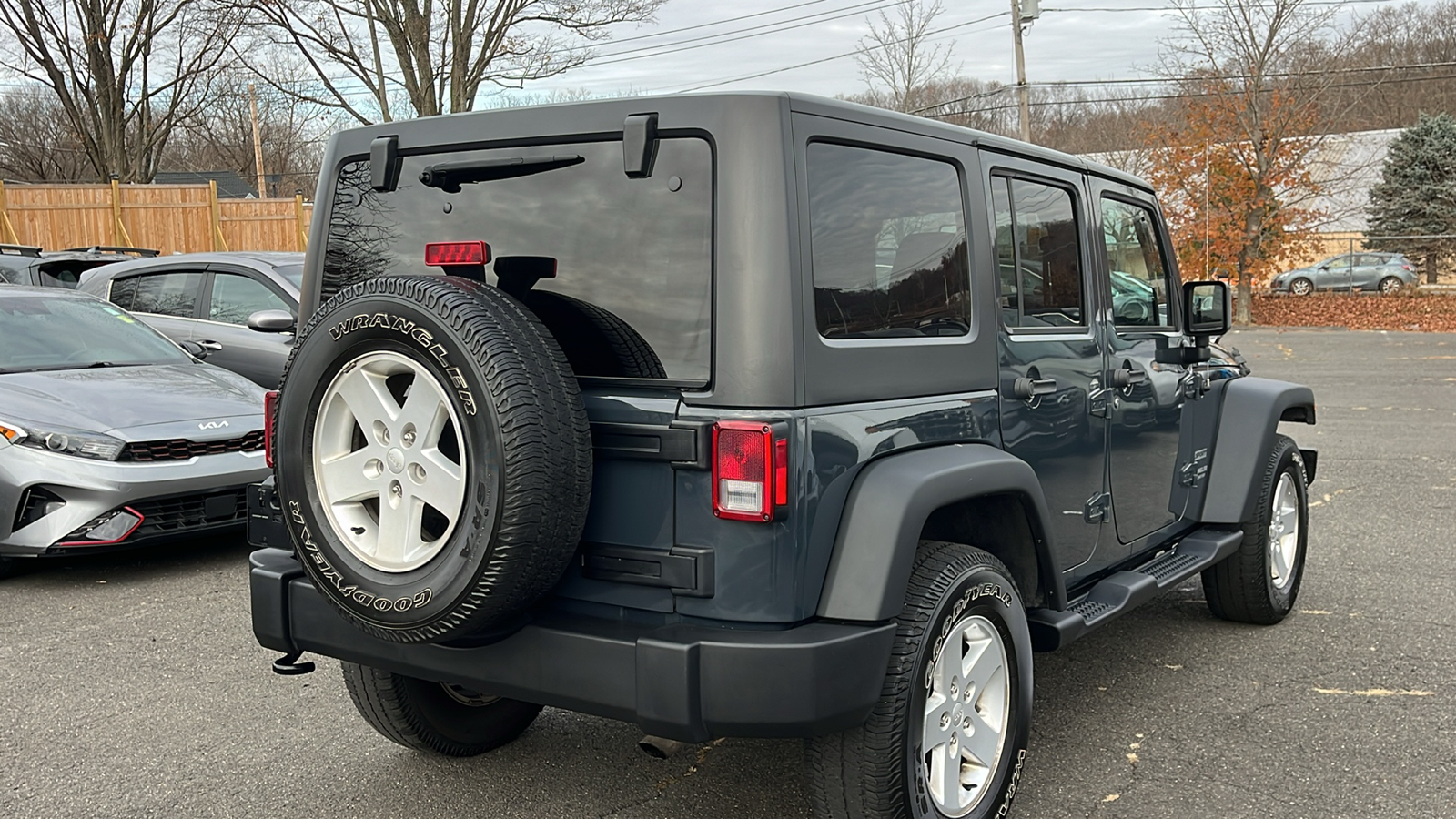 2017 Jeep Wrangler Unlimited Sport 4