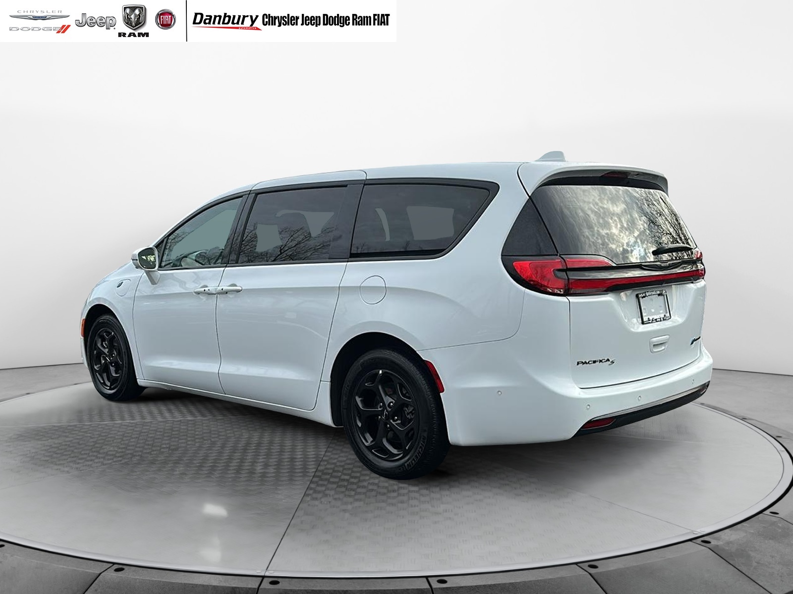 2022 Chrysler Pacifica Hybrid Touring L 5