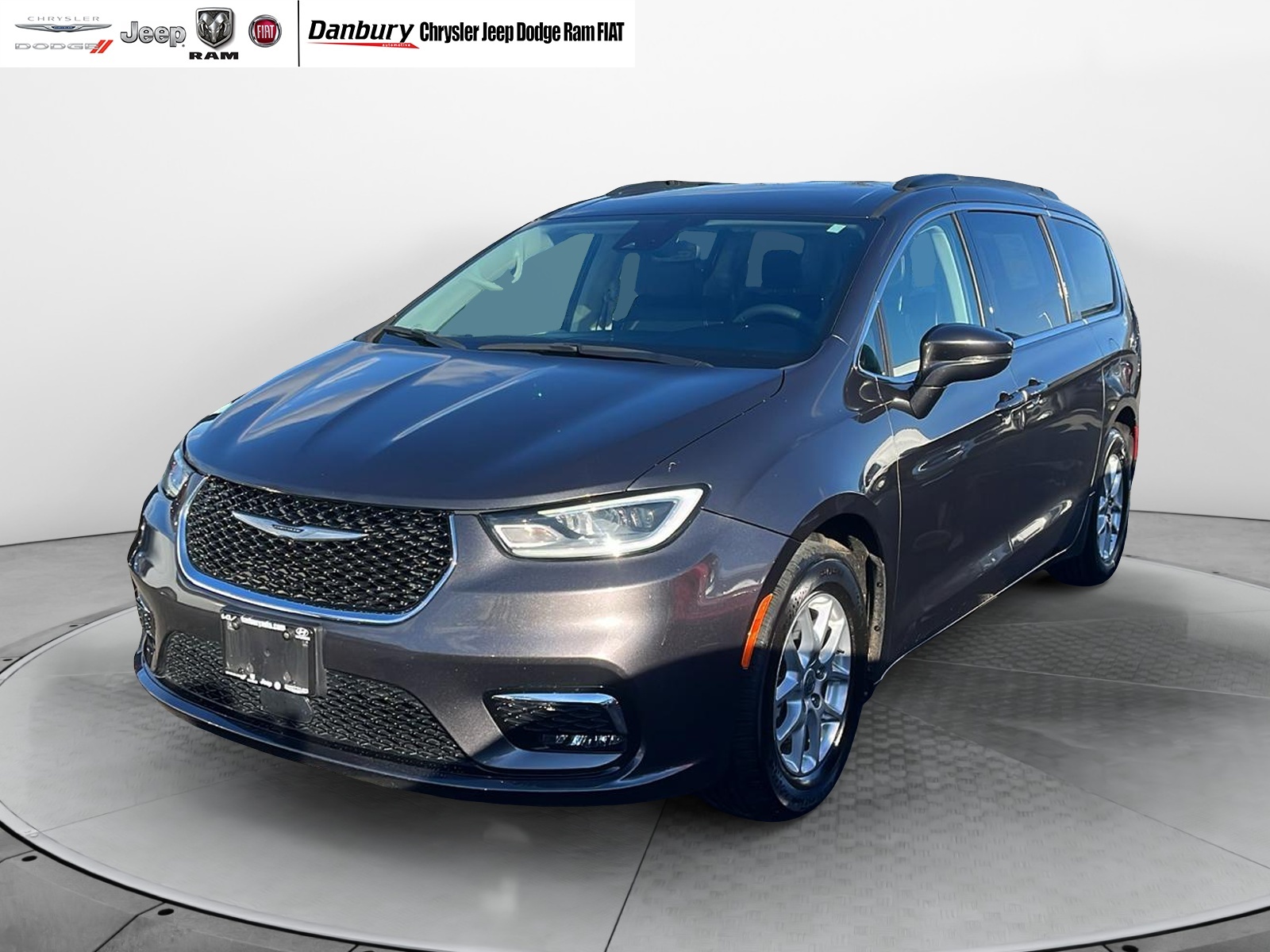 2022 Chrysler Pacifica Touring L 4