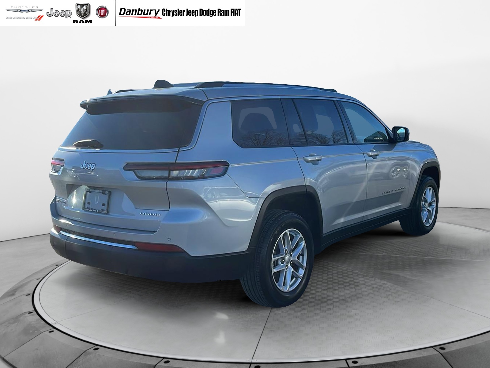 2023 Jeep Grand Cherokee L Laredo 7