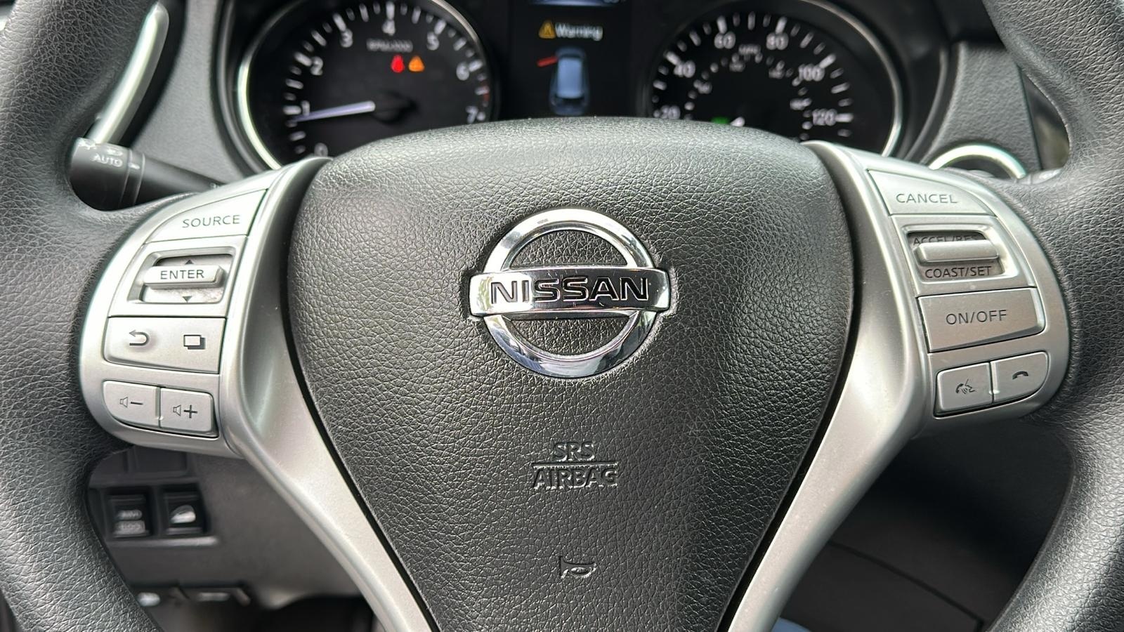 2015 Nissan Rogue SV 10