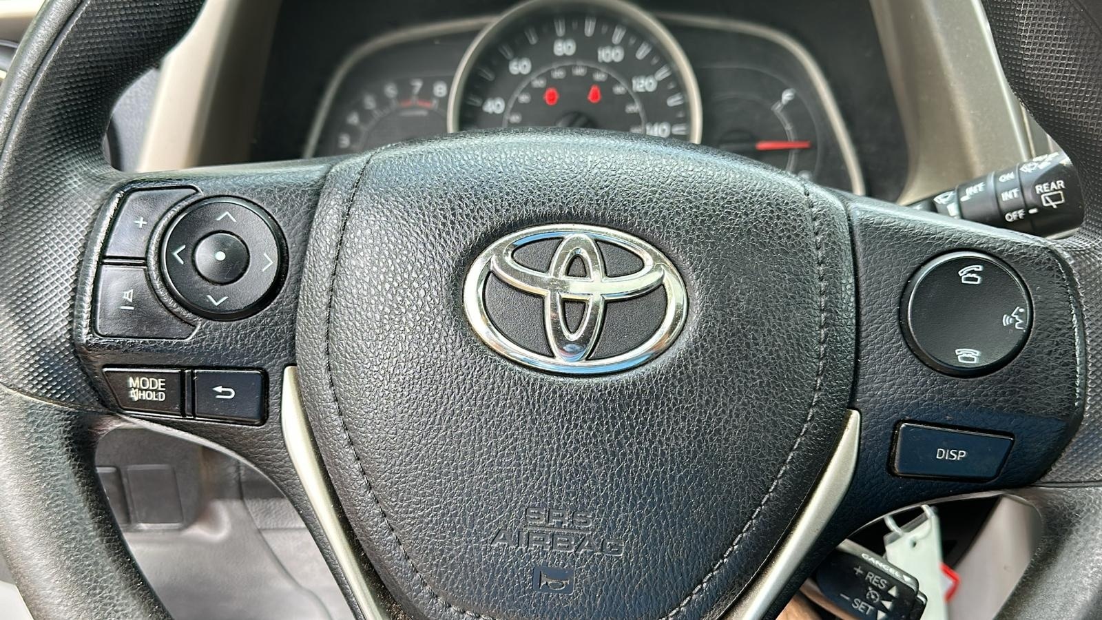 2014 Toyota RAV4 XLE 10