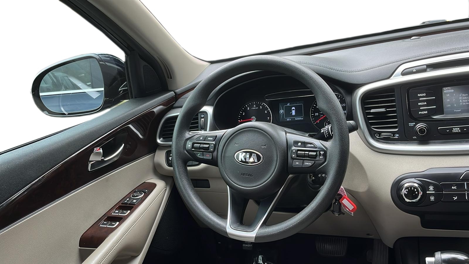 2017 Kia Sorento LX 22