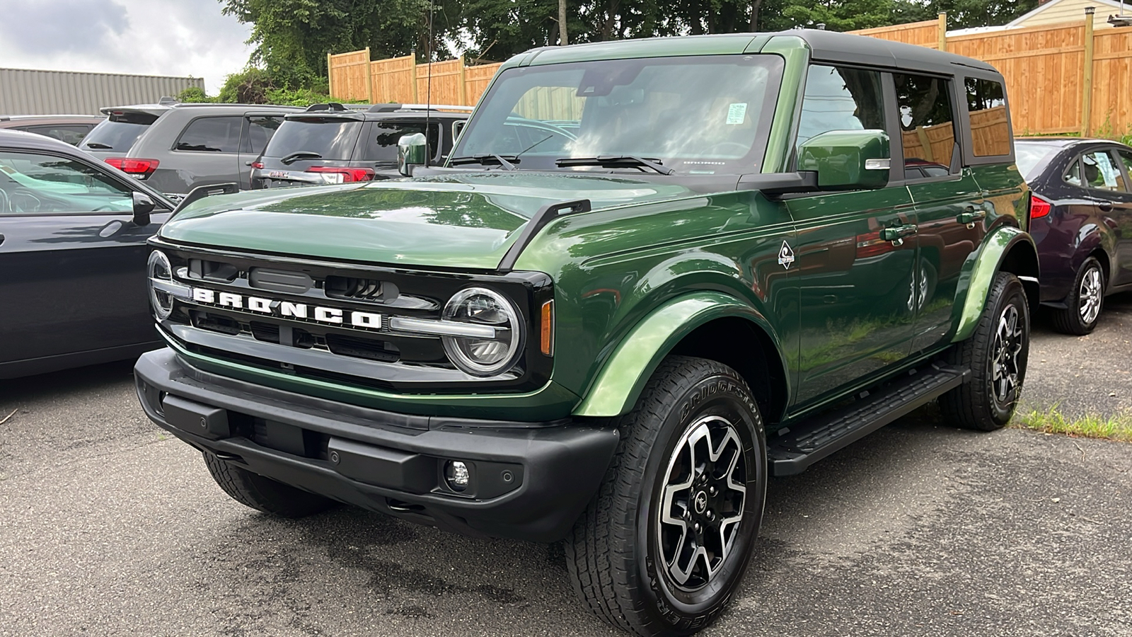 2022 Ford Bronco Outer Banks 3