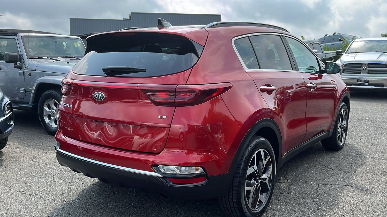 2022 Kia Sportage EX 4