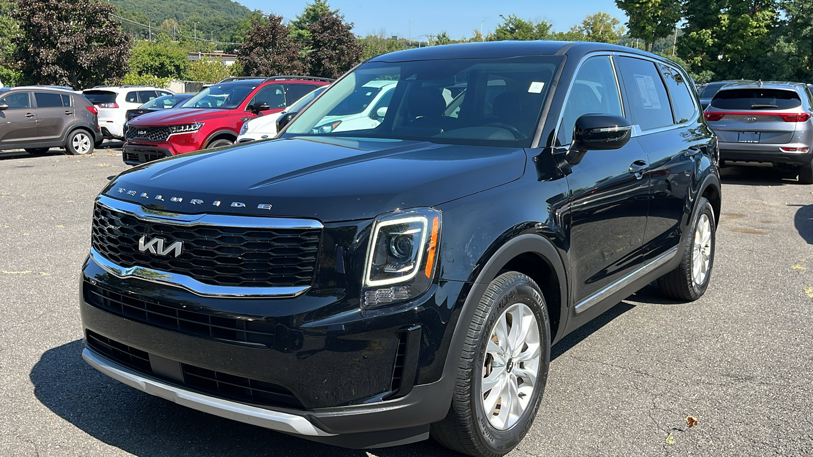 2022 Kia Telluride LX 3