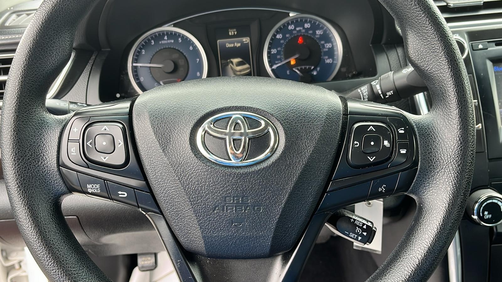 2016 Toyota Camry LE 11