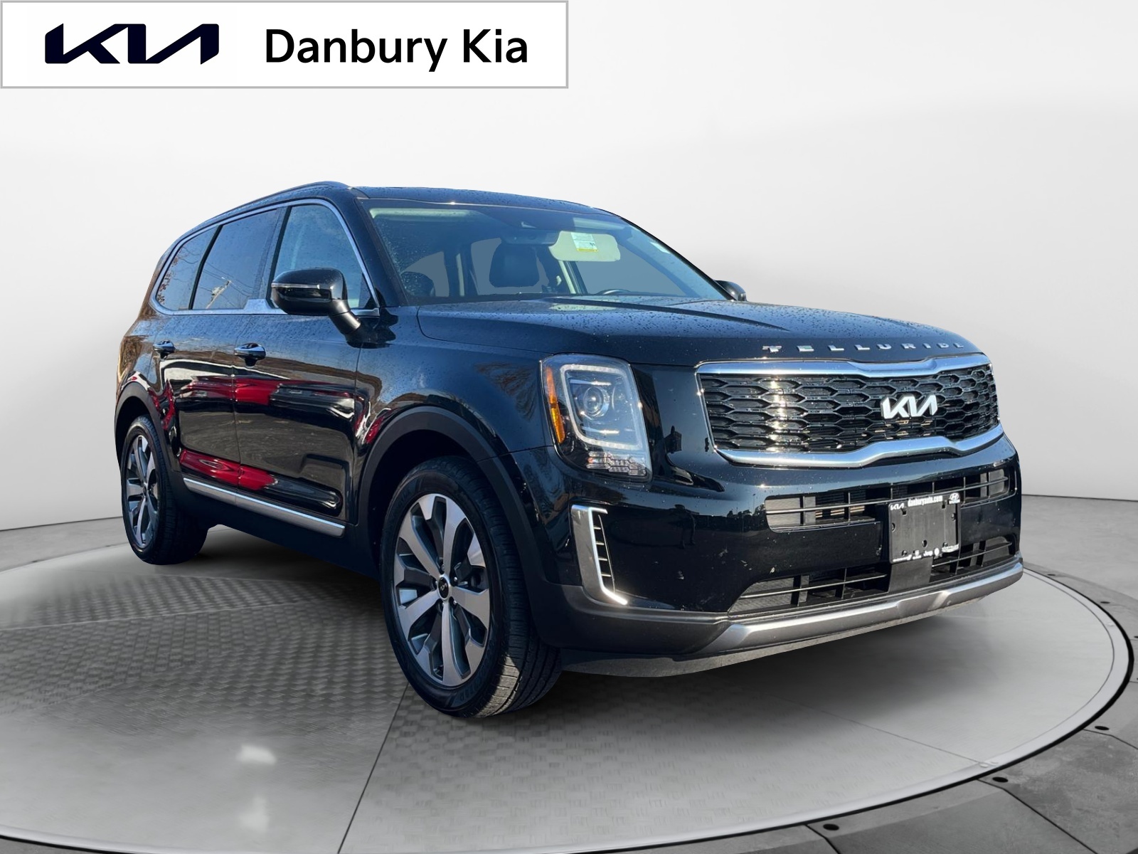 2022 Kia Telluride S 1