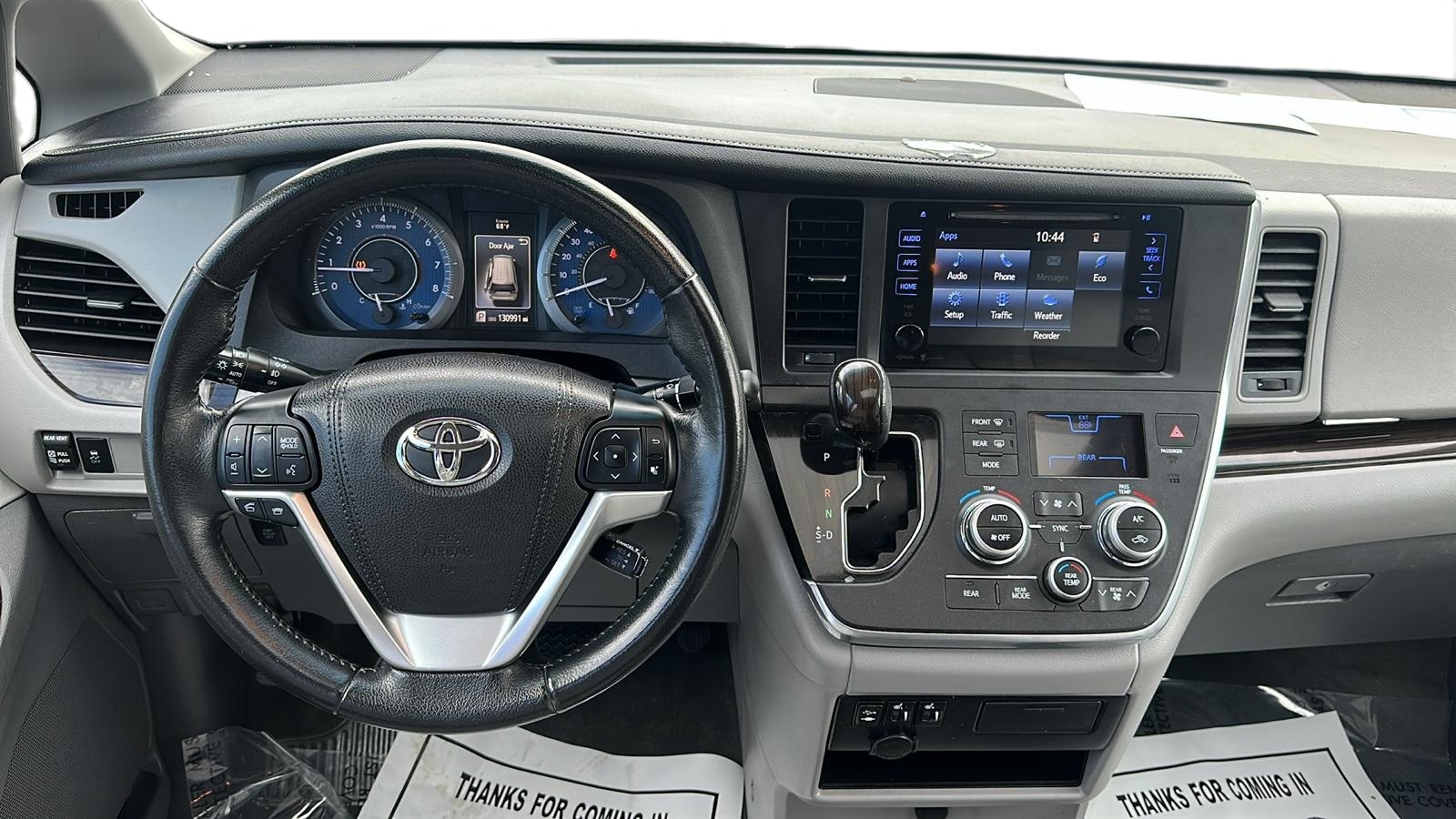 2015 Toyota Sienna XLE 25