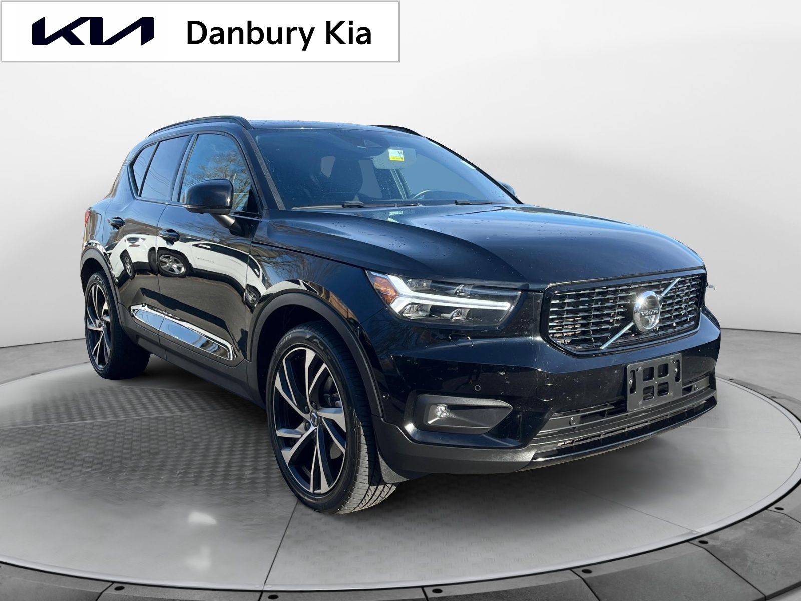 2019 Volvo XC40 R-Design 1