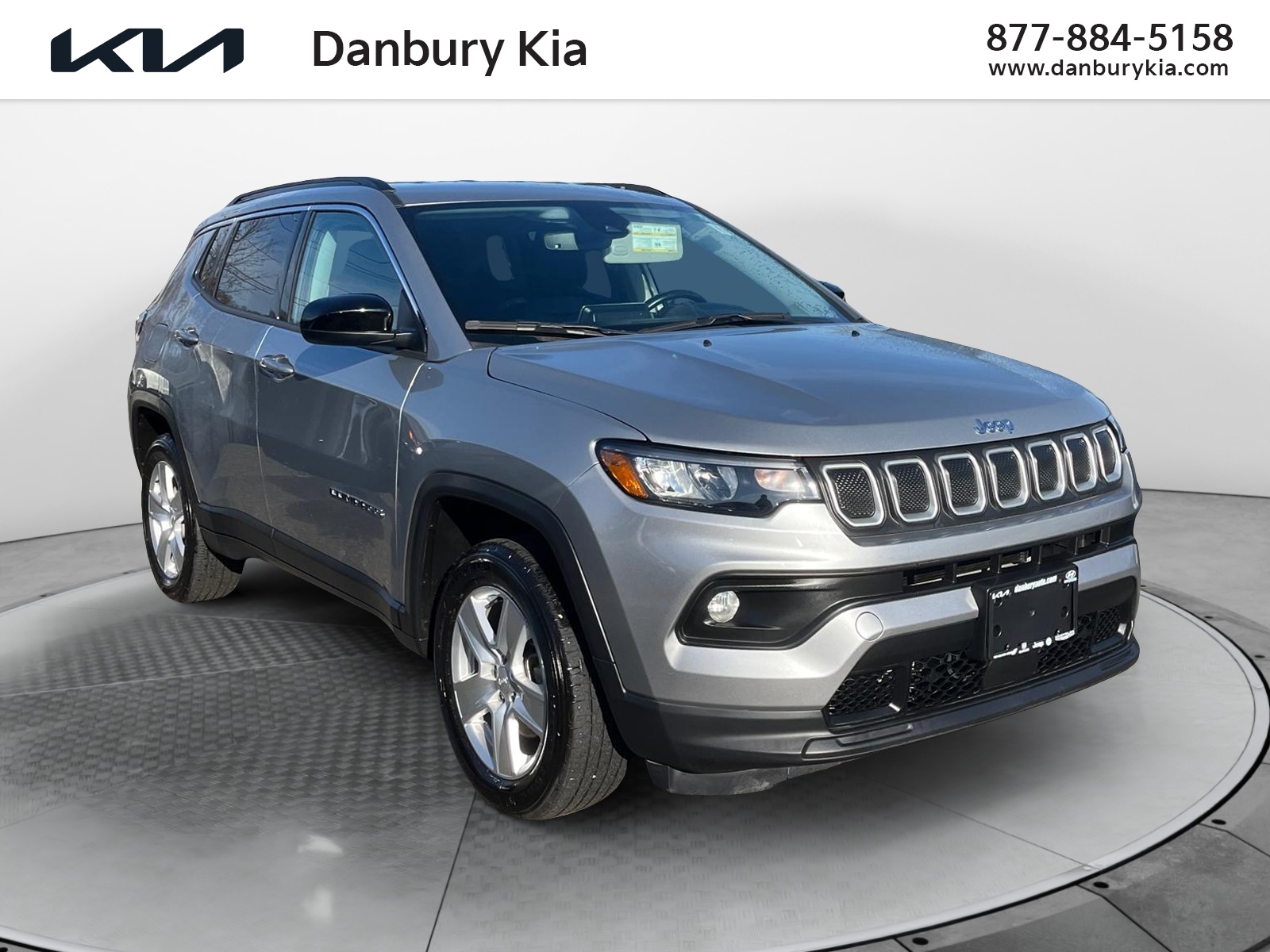 2022 Jeep Compass Latitude 1