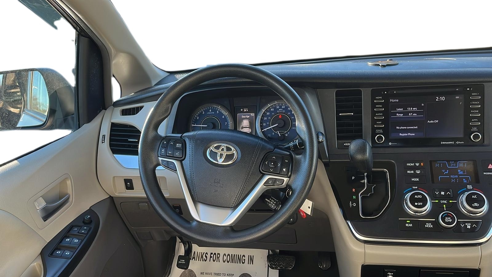 2019 Toyota Sienna LE 21