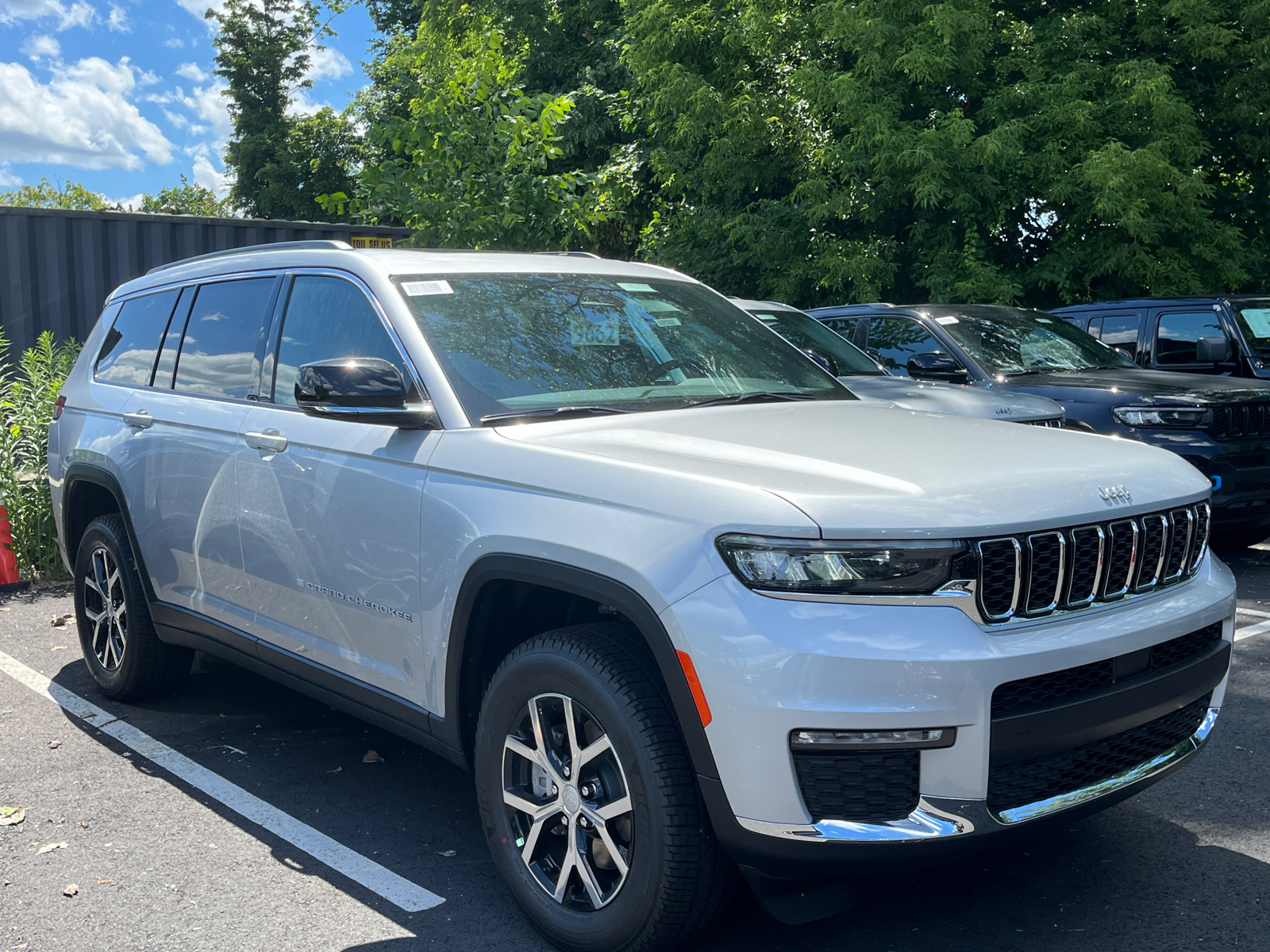 2024 Jeep Grand Cherokee L Limited 1