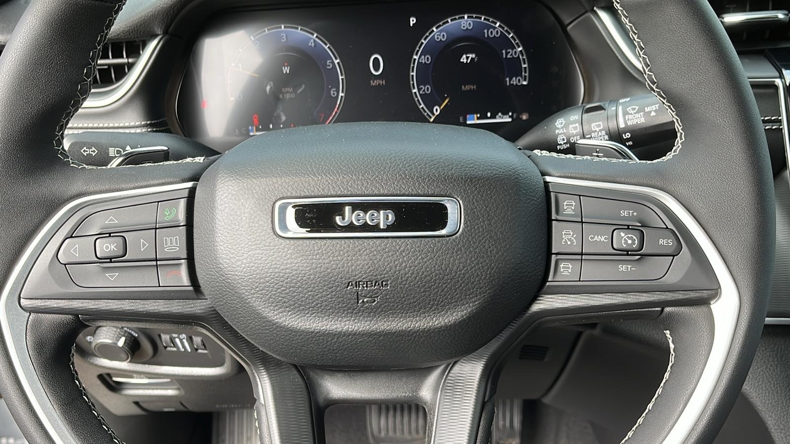 2024 Jeep Grand Cherokee Laredo 8