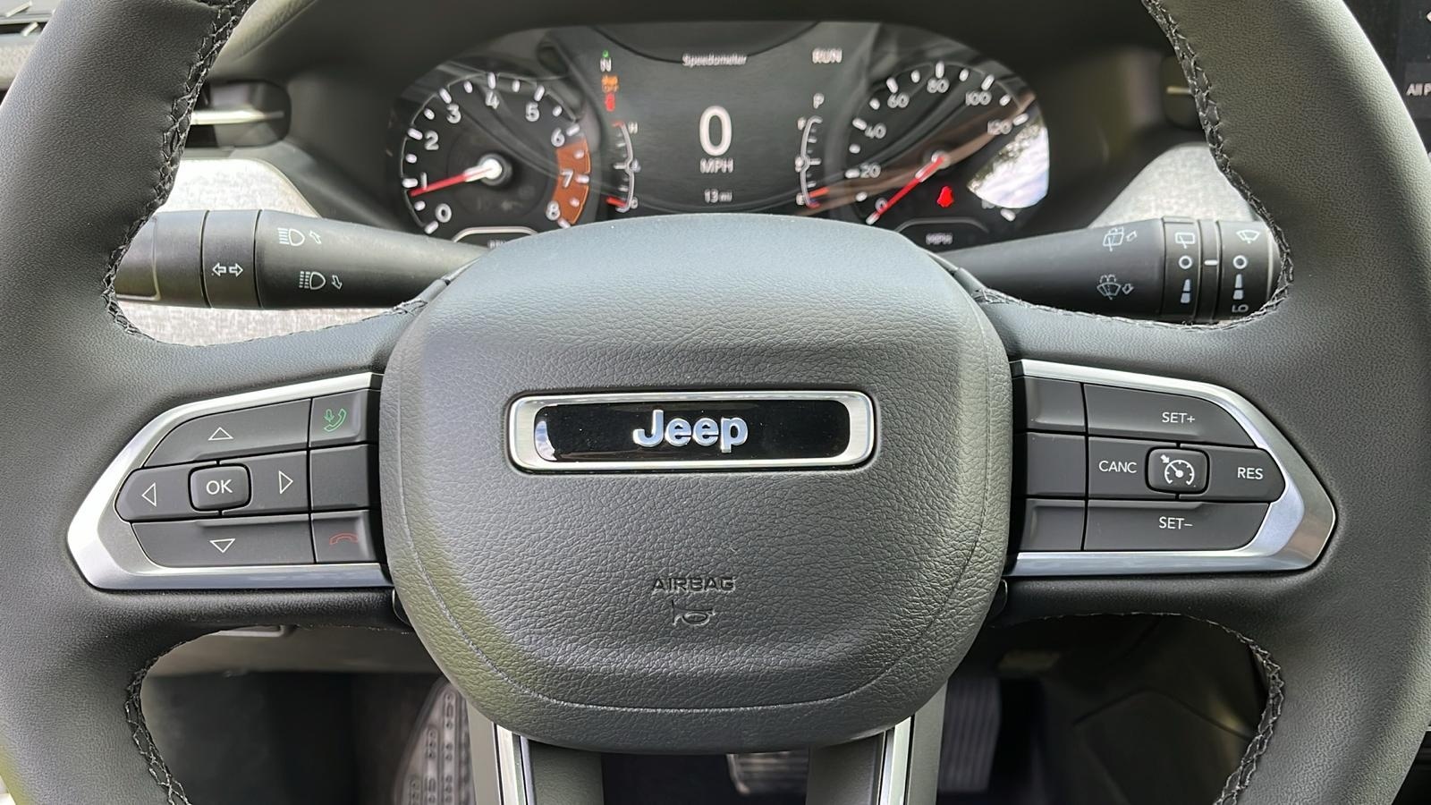 2024 Jeep Compass Latitude Lux 8