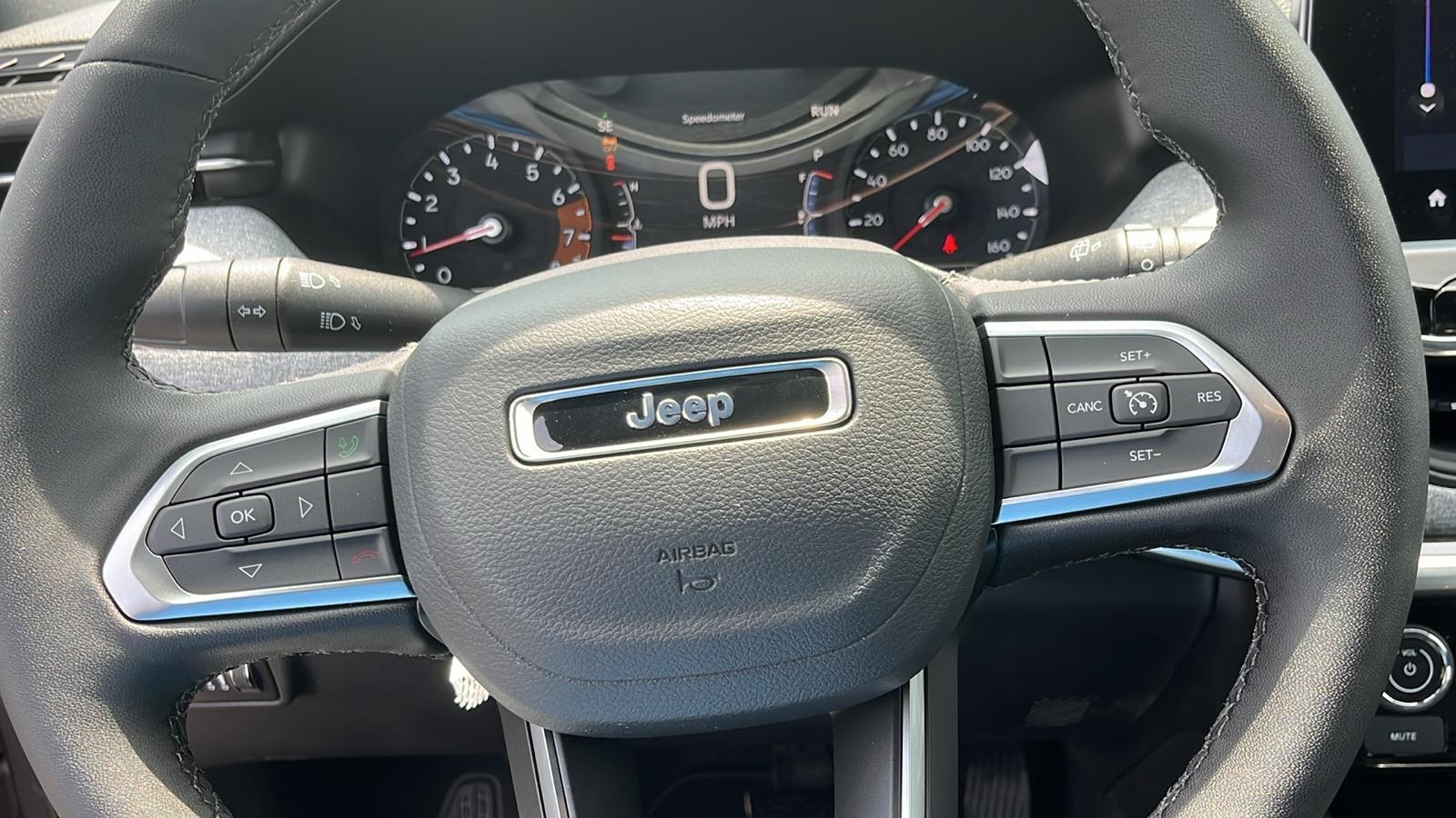 2024 Jeep Compass Latitude Lux 8