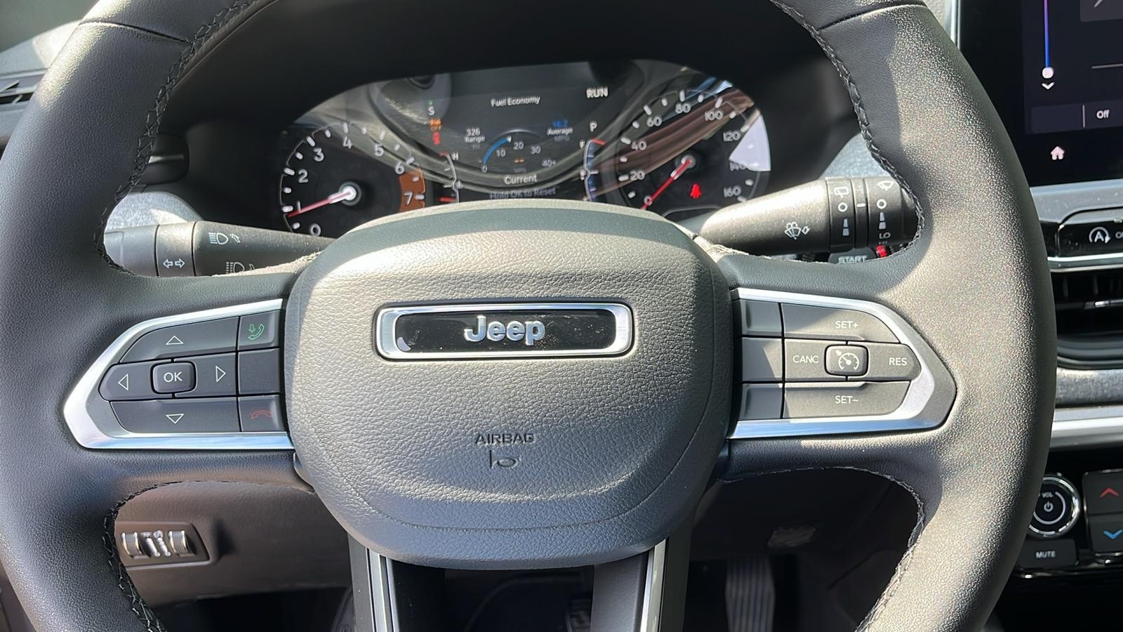 2024 Jeep Compass Latitude Lux 8