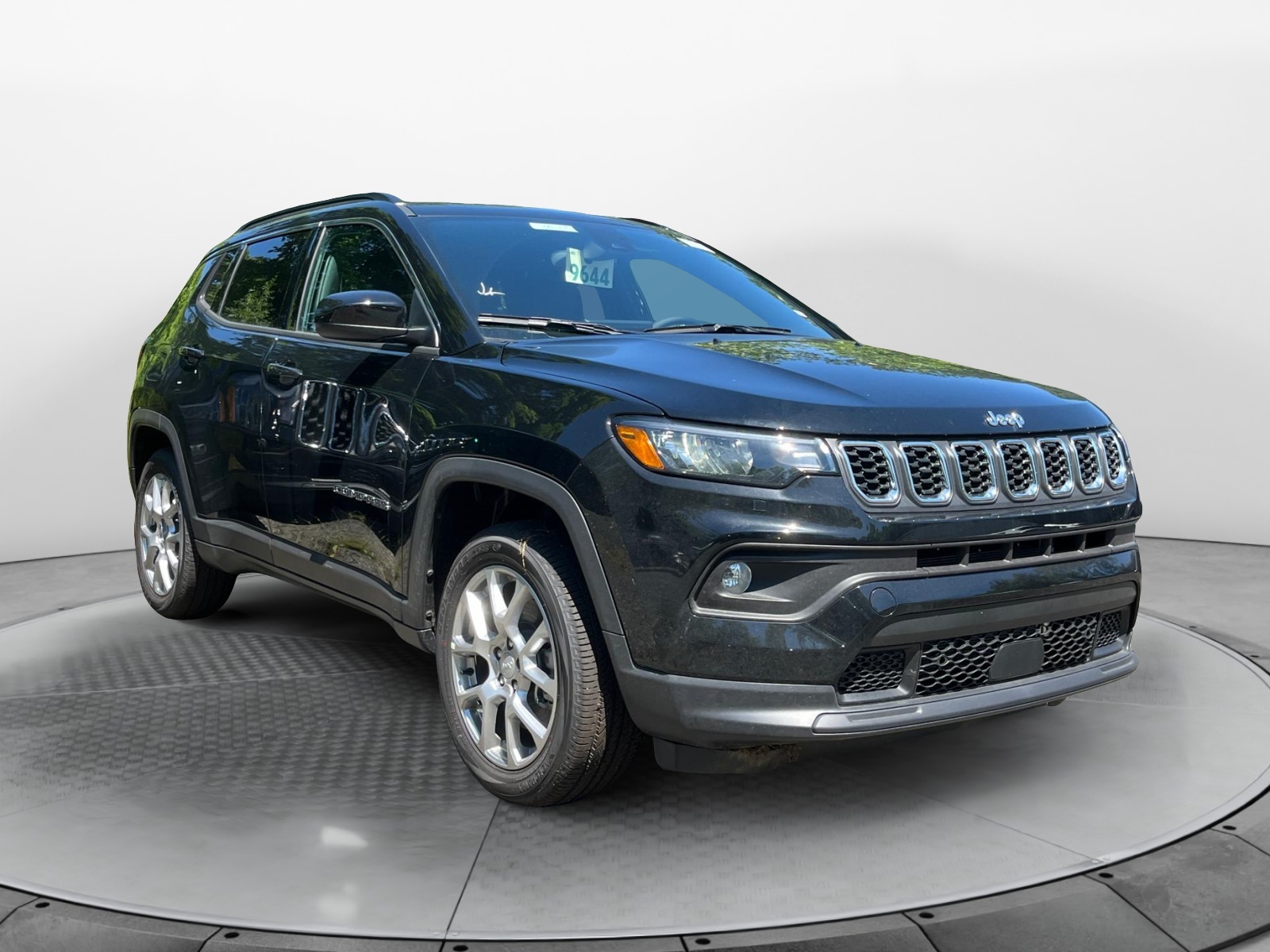 2024 Jeep Compass Latitude Lux 1