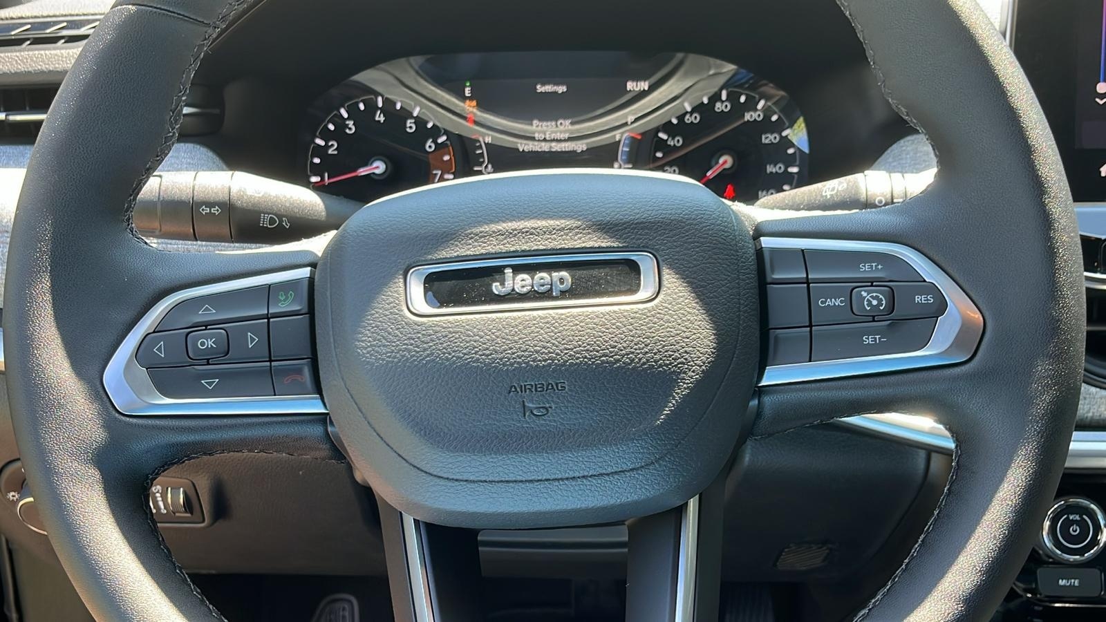 2024 Jeep Compass Latitude Lux 8