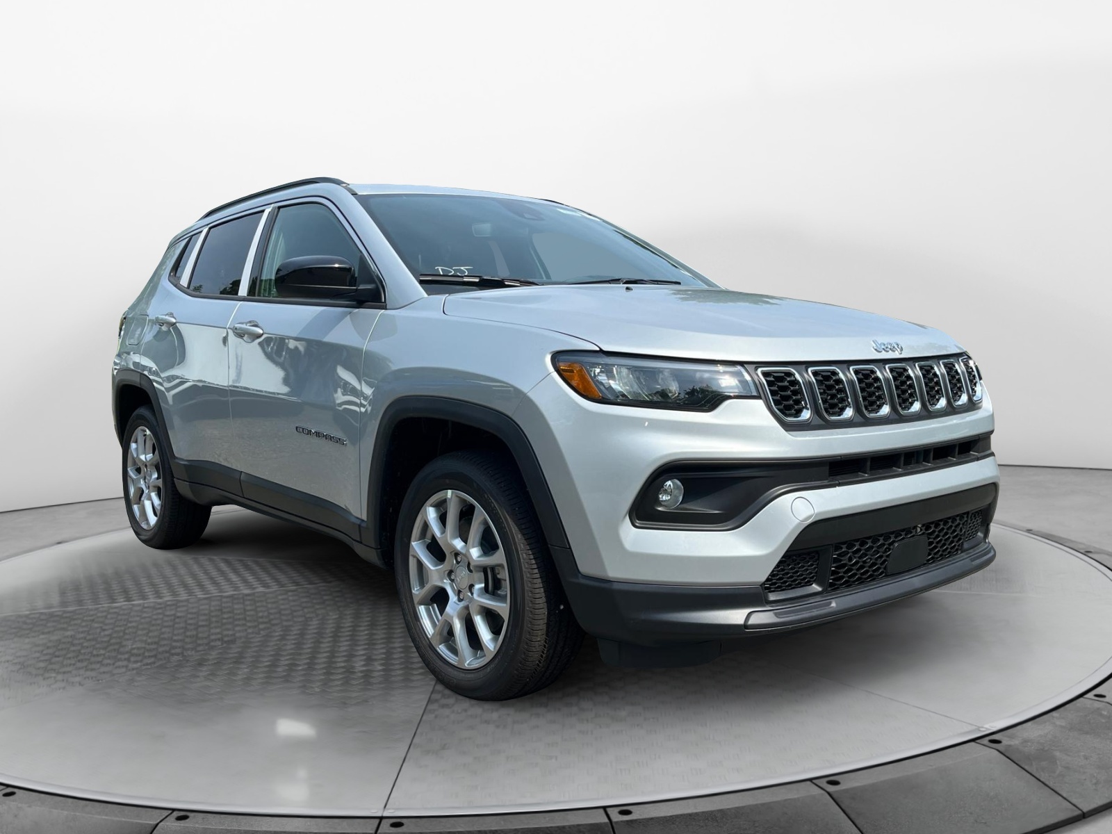 2024 Jeep Compass Latitude Lux 1