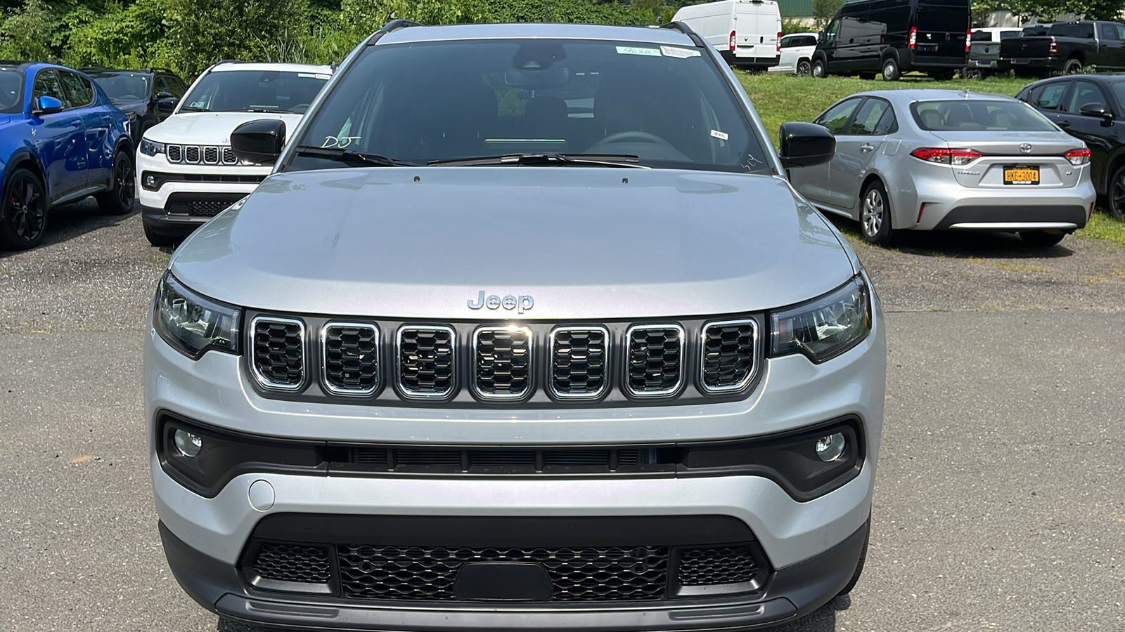 2024 Jeep Compass Latitude Lux 2