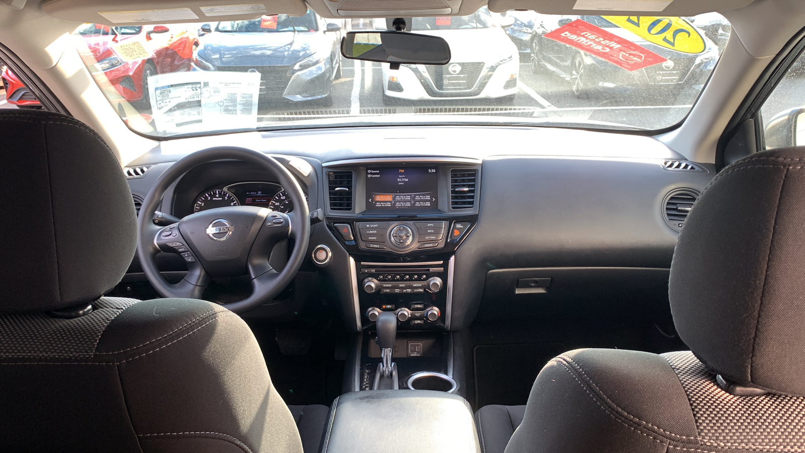 2020 Nissan Pathfinder S 23