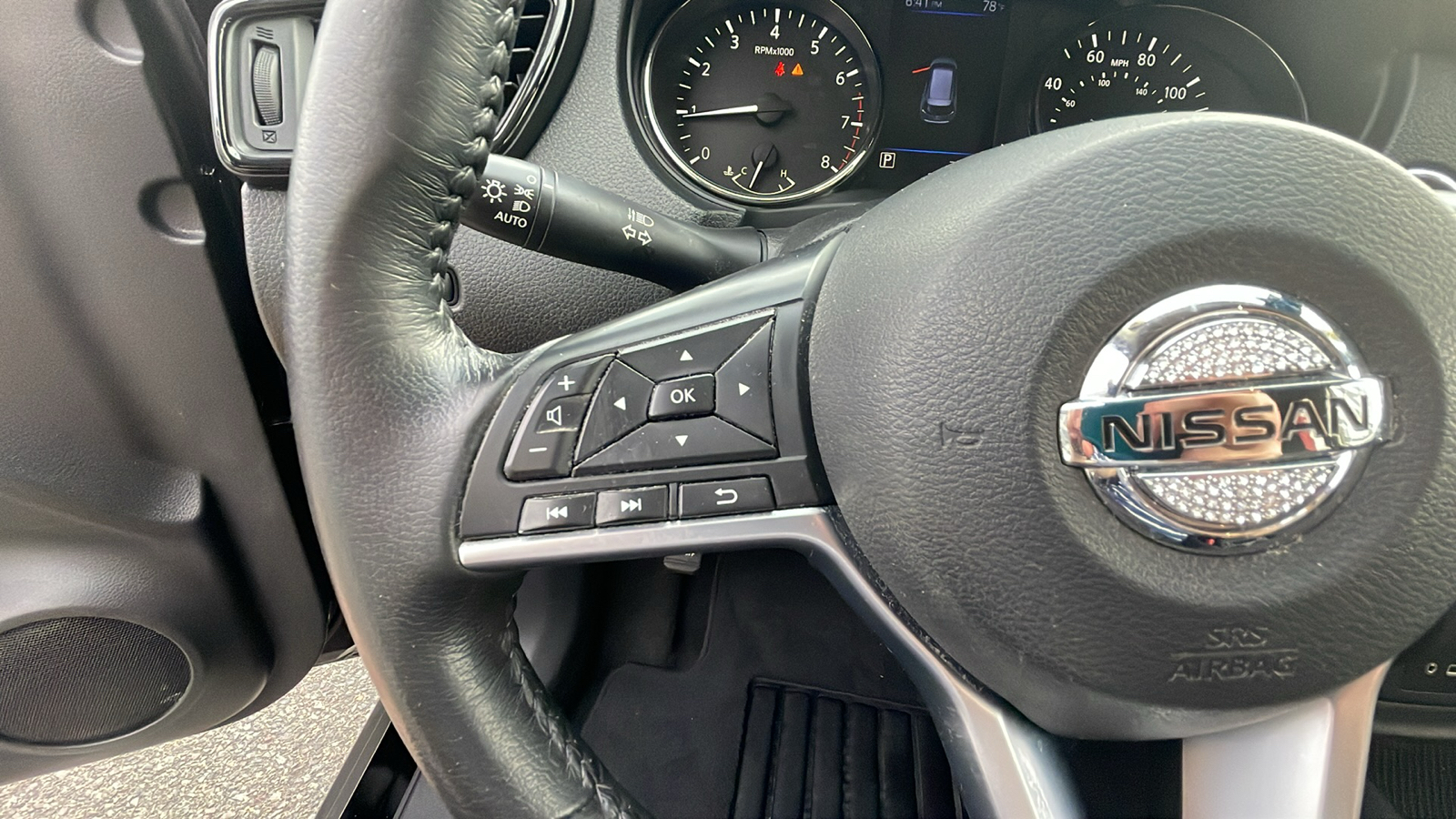 2019 Nissan Rogue SV 11