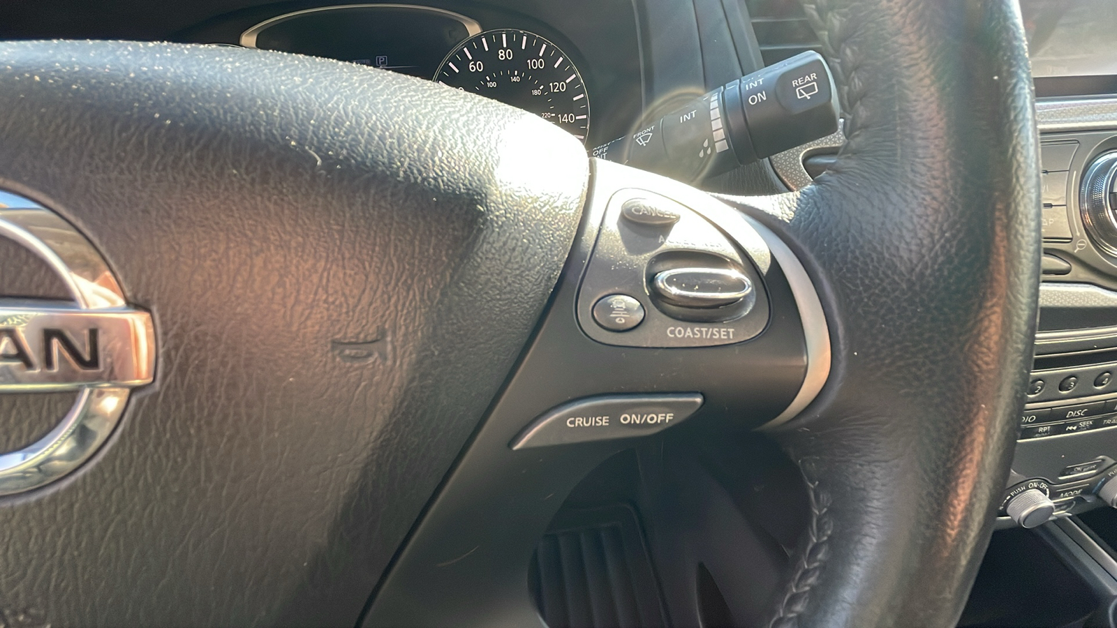2018 Nissan Pathfinder SL 12