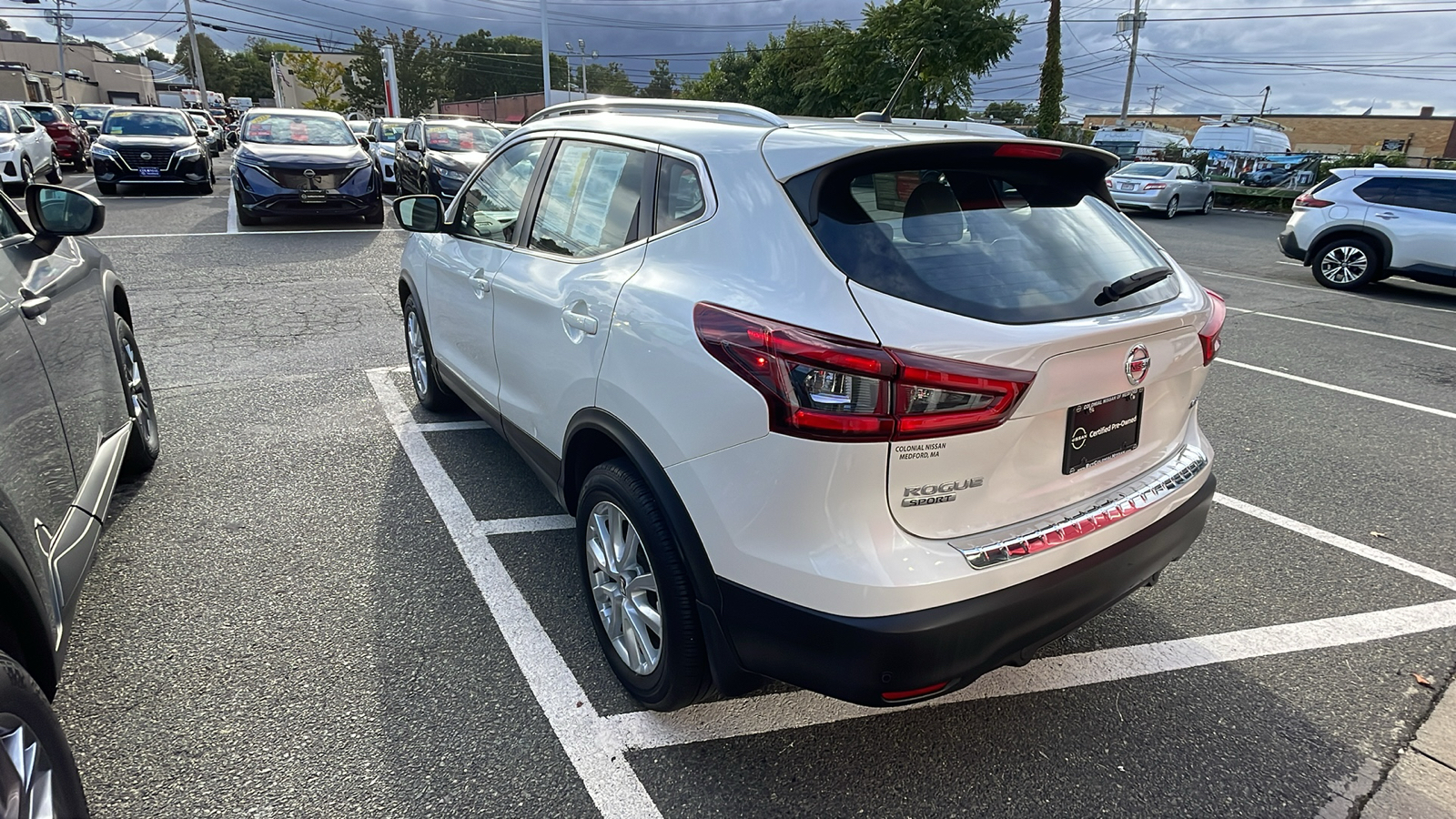 2021 Nissan Rogue Sport SV 2